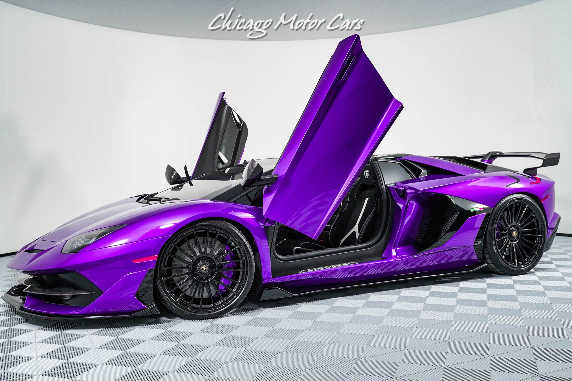 Used-2021-Lamborghini-Aventador-SVJ-Roadster-LP770-4-RARE-Viola-Pasifae-Tons-of-Carbon-Fiber