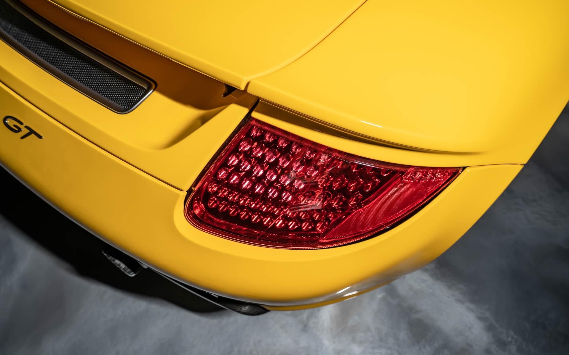 Used-2005-Porsche-Carrera-GT-Coupe-Fayence-Yellow-RARE-Collector-Quality-Serviced-Perfect