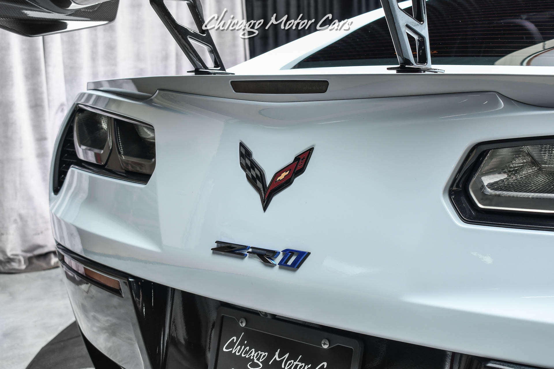 Used-2019-Chevrolet-Corvette-ZR1-3LZ-RARE-CERAMIC-GRAY-ZTK-PKG-COMP-SEATS