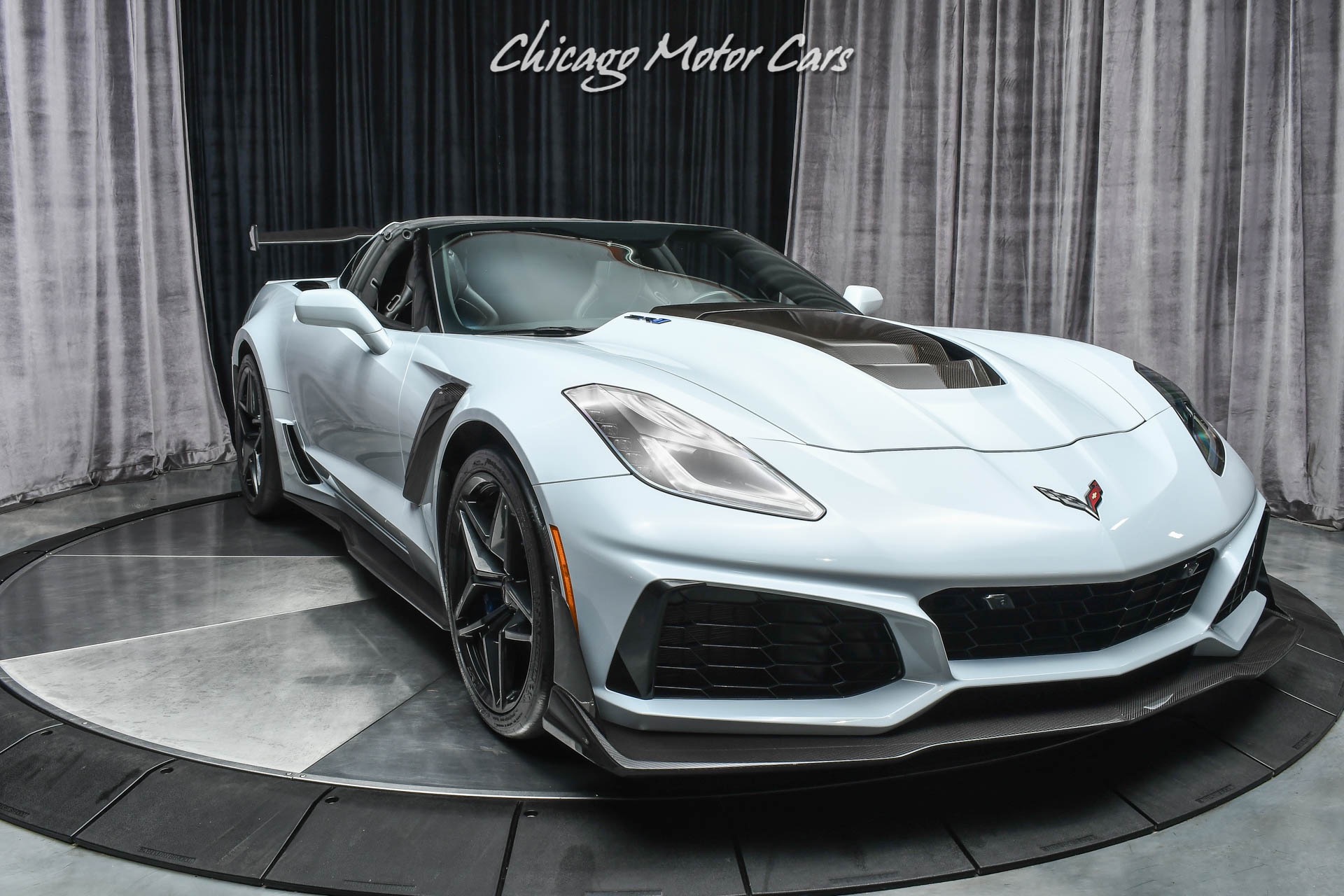 Used-2019-Chevrolet-Corvette-ZR1-3LZ-RARE-CERAMIC-GRAY-ZTK-PKG-COMP-SEATS