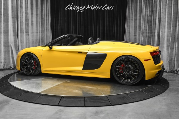 Used 2017 Audi R8 5.2 quattro V10 Spyder TASTEFULLY MODIFIED! TONS OF CARBON! 6,500 MILES! for sale Sold at Chicago Motor Cars in West Chicago IL 60185 3