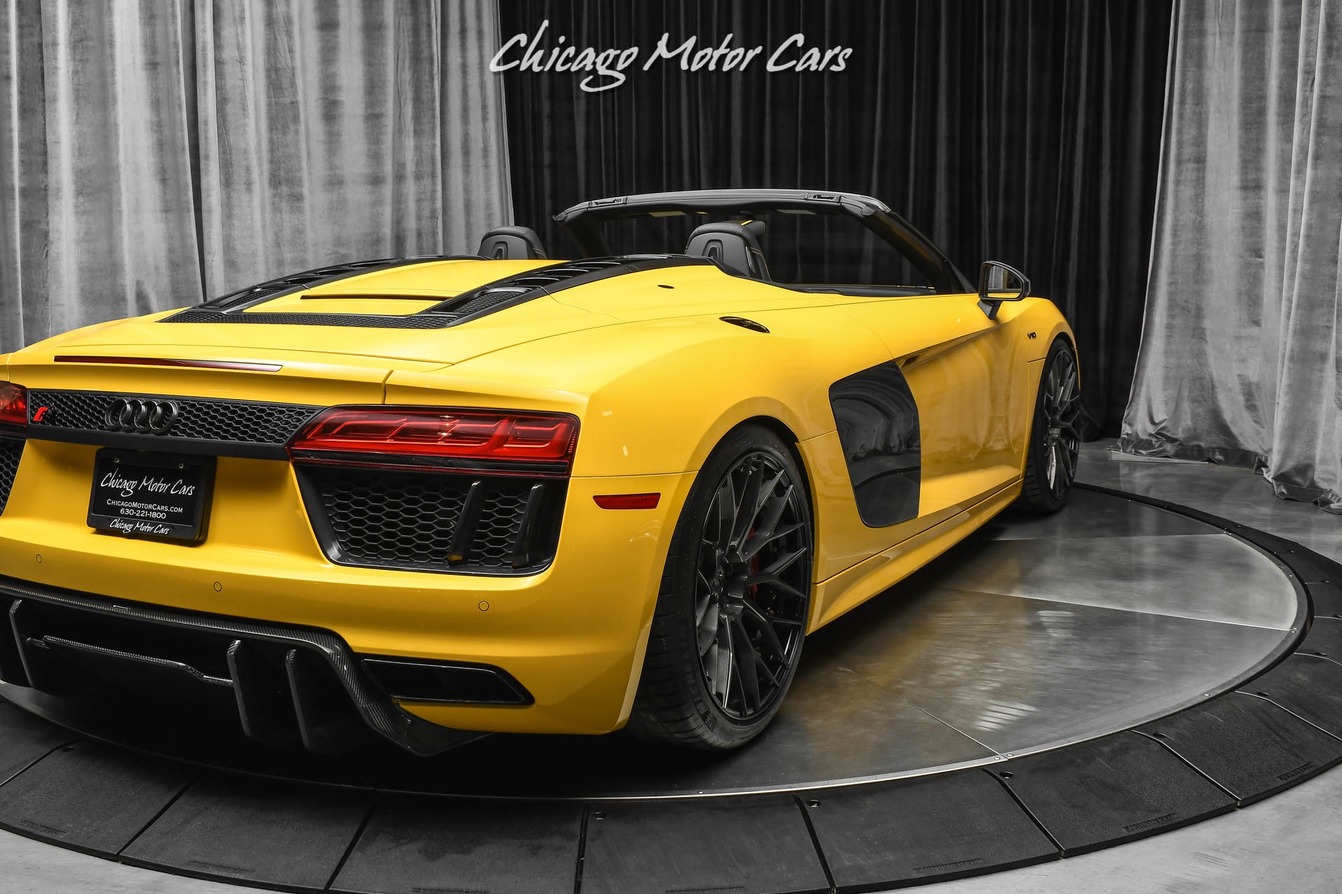 Used-2017-Audi-R8-52-quattro-V10-Spyder-TASTEFULLY-MODIFIED-TONS-OF-CARBON-6500-MILES