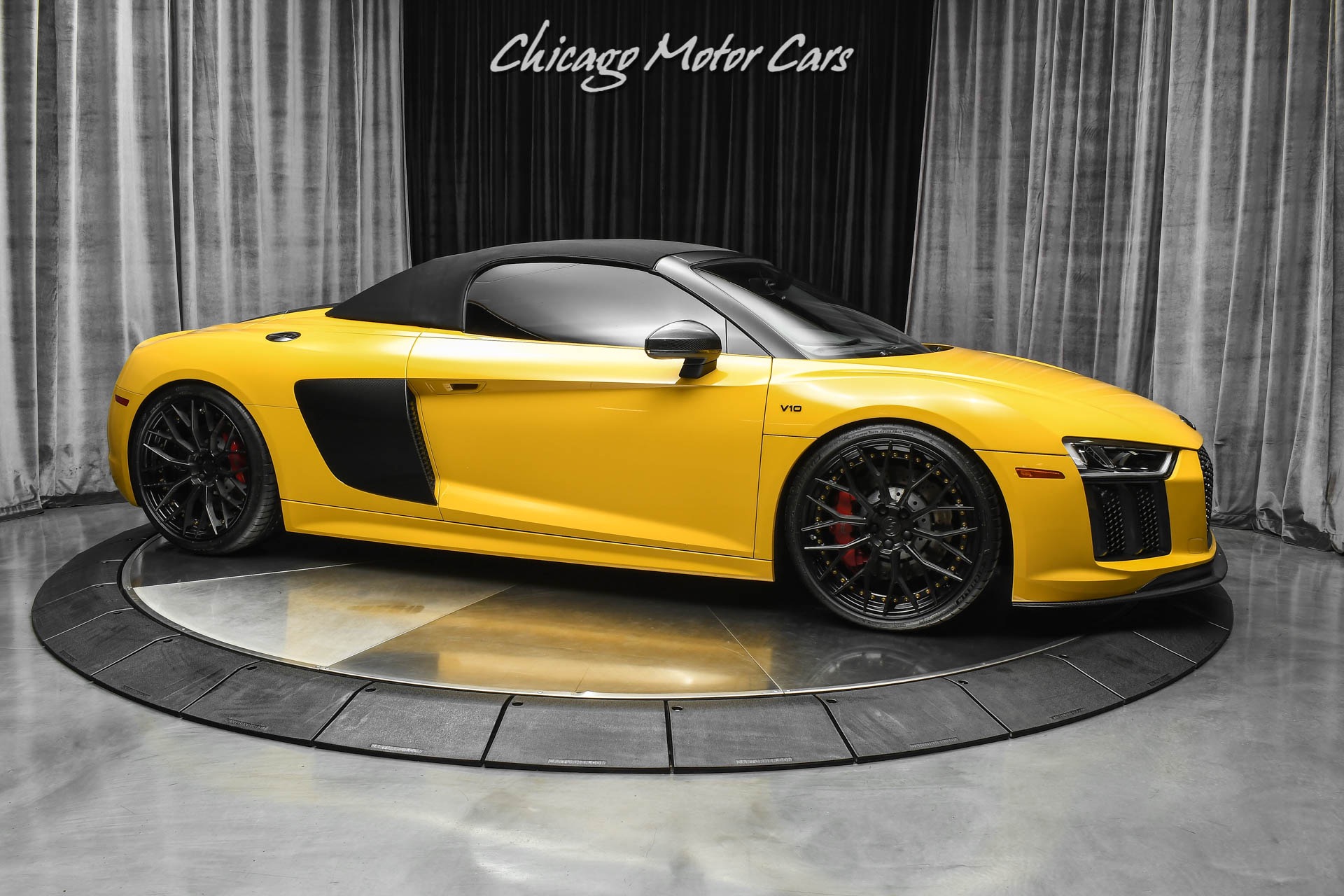 Used-2017-Audi-R8-52-quattro-V10-Spyder-TASTEFULLY-MODIFIED-TONS-OF-CARBON-6500-MILES