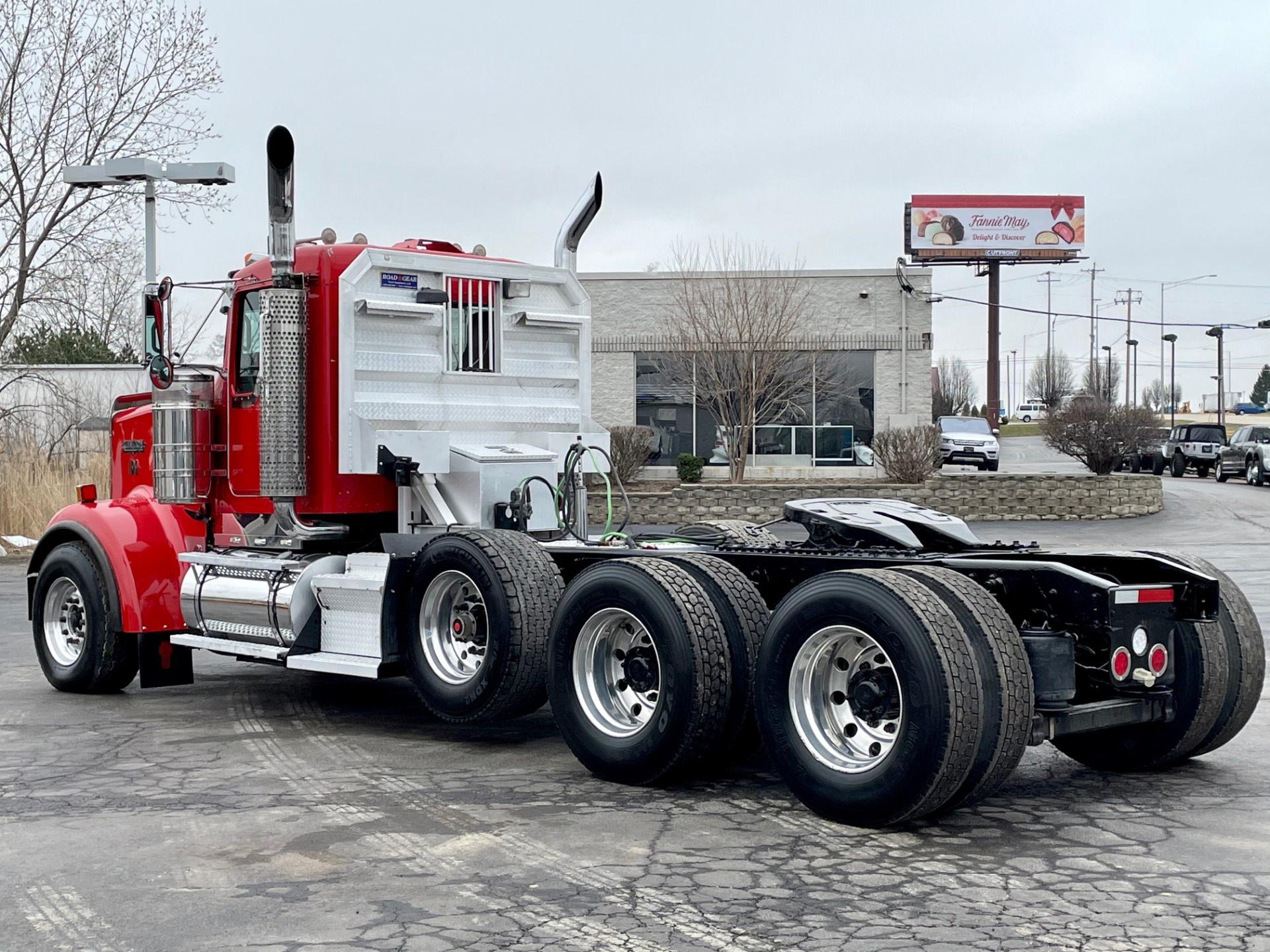 Used-2007-Kenworth-W900-Day-Cab-TRI-AXLE---CAT-C15-Turbo-Diesel---475-Horsepower