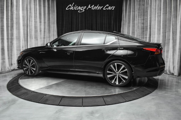 Used 2019 Nissan Altima 2.0 SR $31k+MSRP! Leather! Heated Seats! Apple CarPlay! for sale Sold at Chicago Motor Cars in West Chicago IL 60185 3