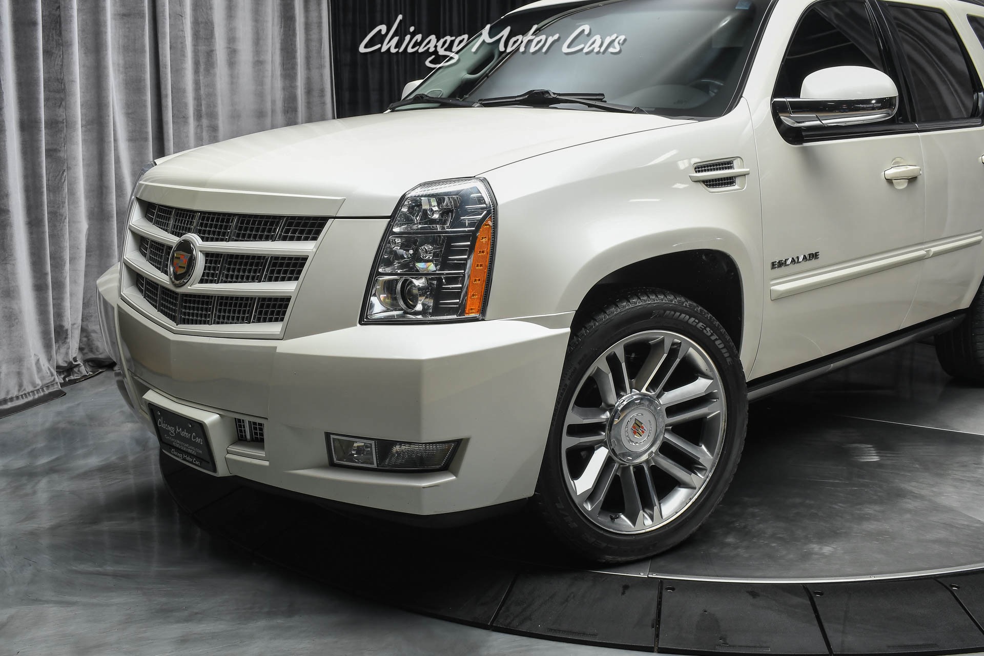 Used-2014-Cadillac-Escalade-Premium-75kMSRP-White-Diamond-Tricoat-Paint