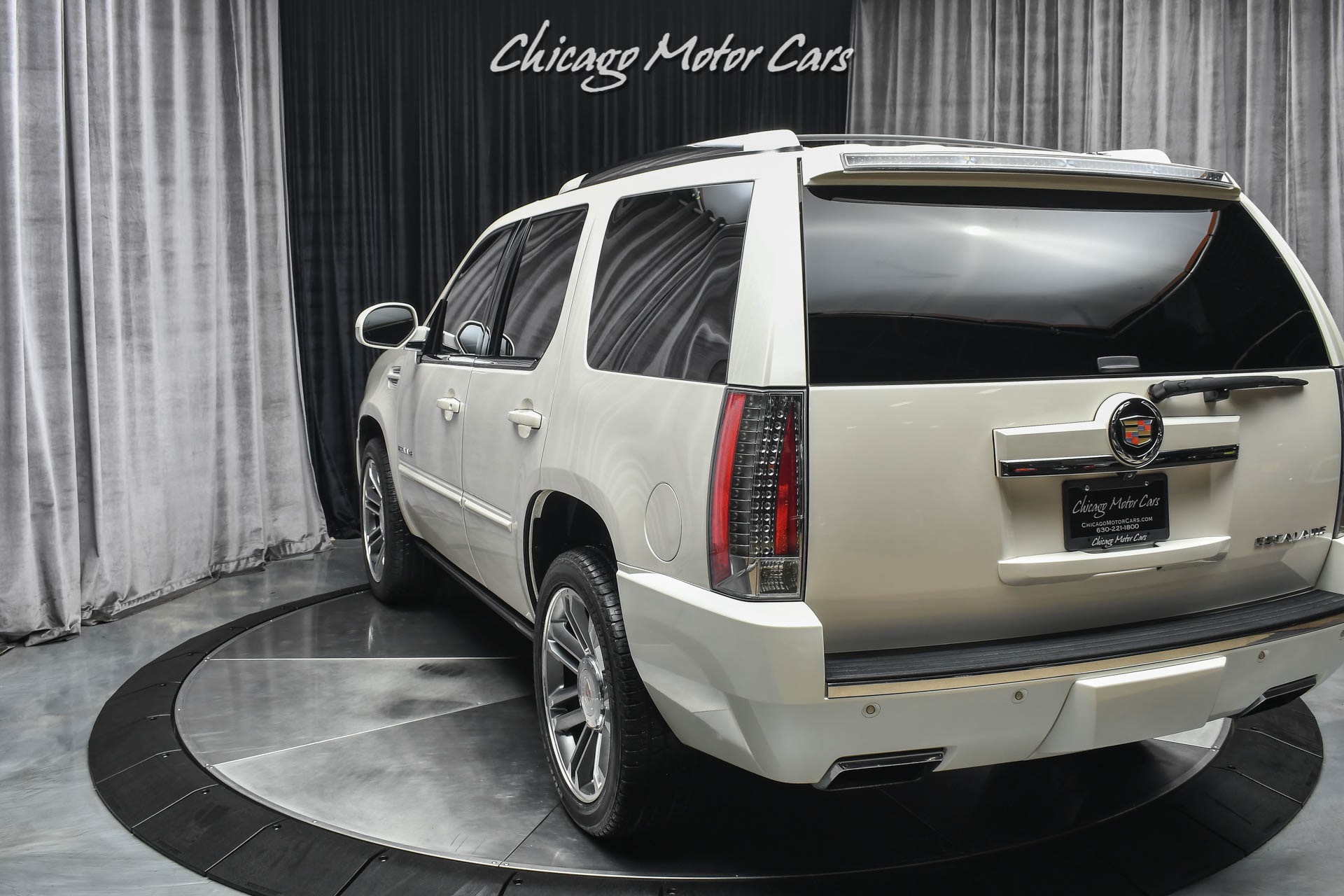 Used-2014-Cadillac-Escalade-Premium-75kMSRP-White-Diamond-Tricoat-Paint