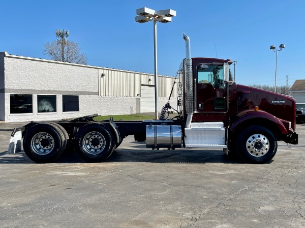 Used 2015 Kenworth T800 Day Cab - Paccar MX13 455HP - 10 Speed Manual for sale Sold at Chicago Motor Cars in West Chicago IL 60185 4