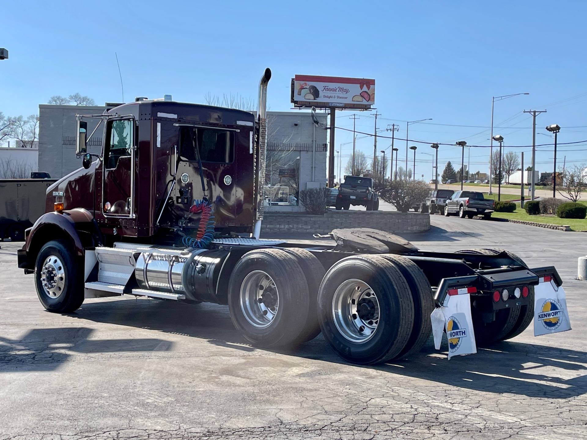 Used-2015-Kenworth-T800-Day-Cab---Paccar-MX13-455HP---10-Speed-Manual