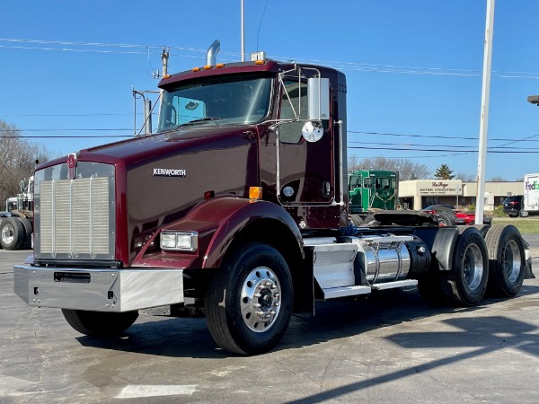 Used 2015 Kenworth T800 Day Cab - Paccar MX13 455HP - 10 Speed Manual for sale Sold at Chicago Motor Cars in West Chicago IL 60185 1