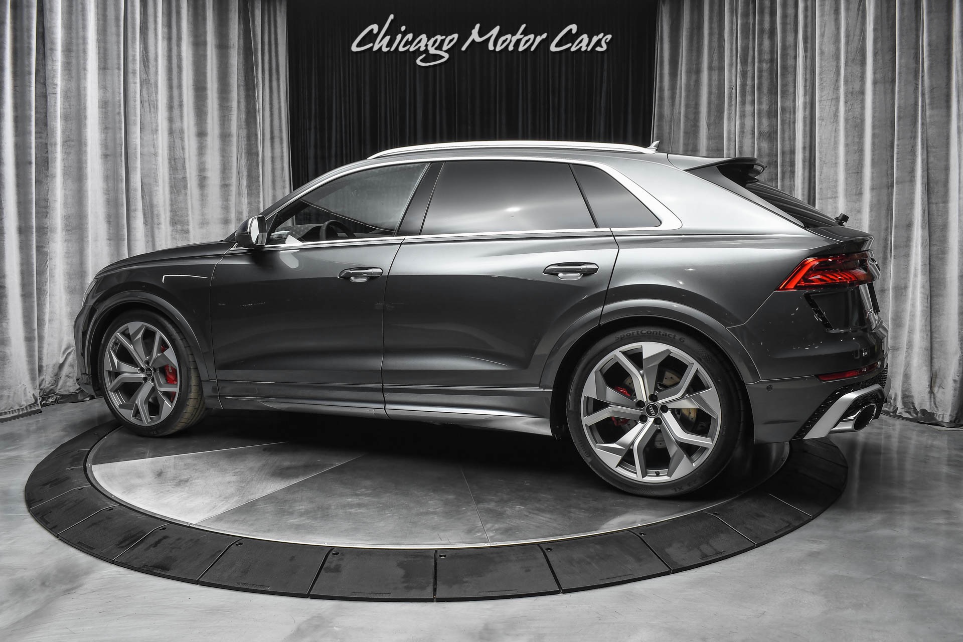 Used-2021-Audi-RSQ8-40T-Quattro-591-Horsepower-ONLY-72-Miles