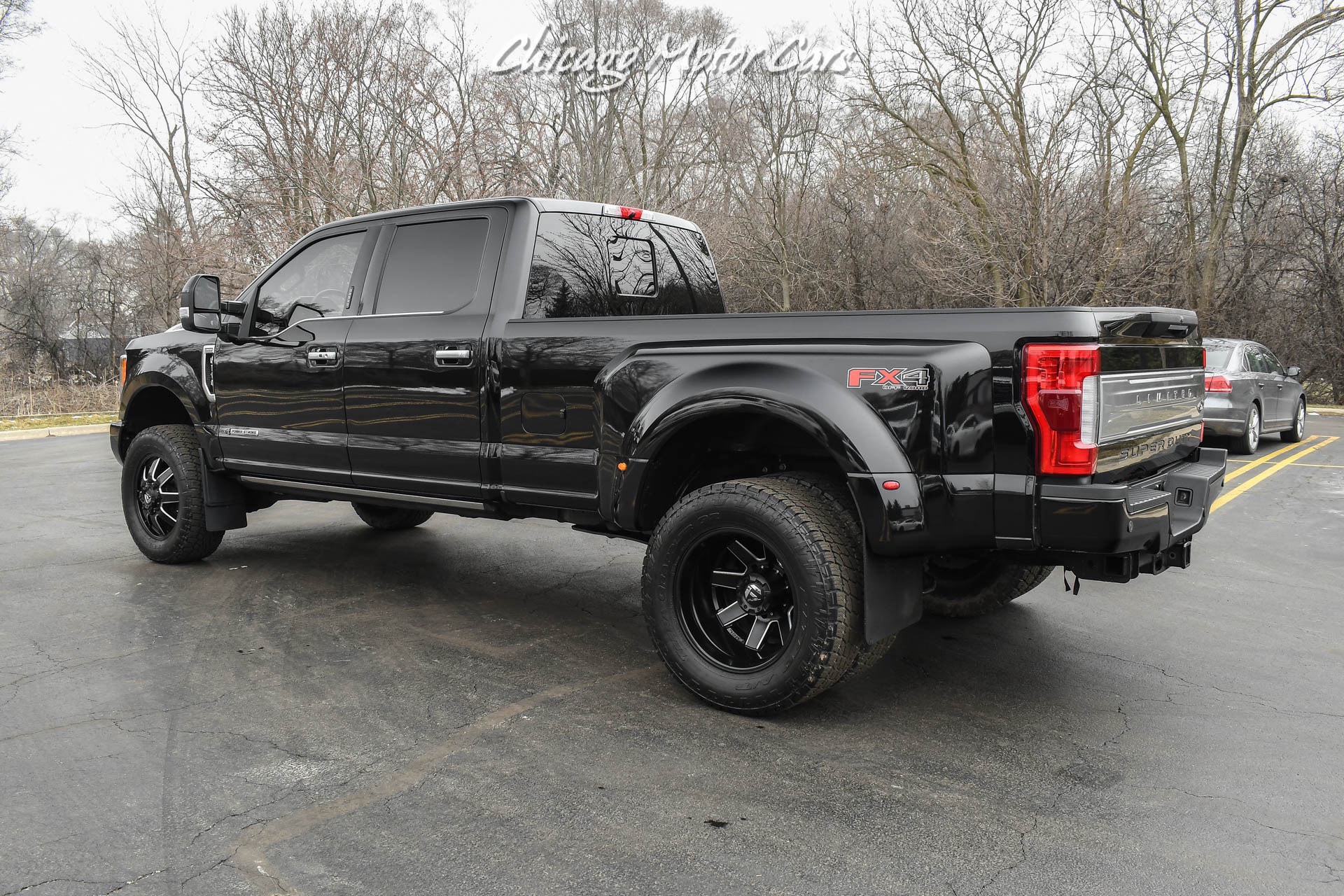 Used-2019-Ford-F-350-Super-Duty-Limited-Lifted-and-Upgraded-Wheels-PowerStroke-67L-Diesel