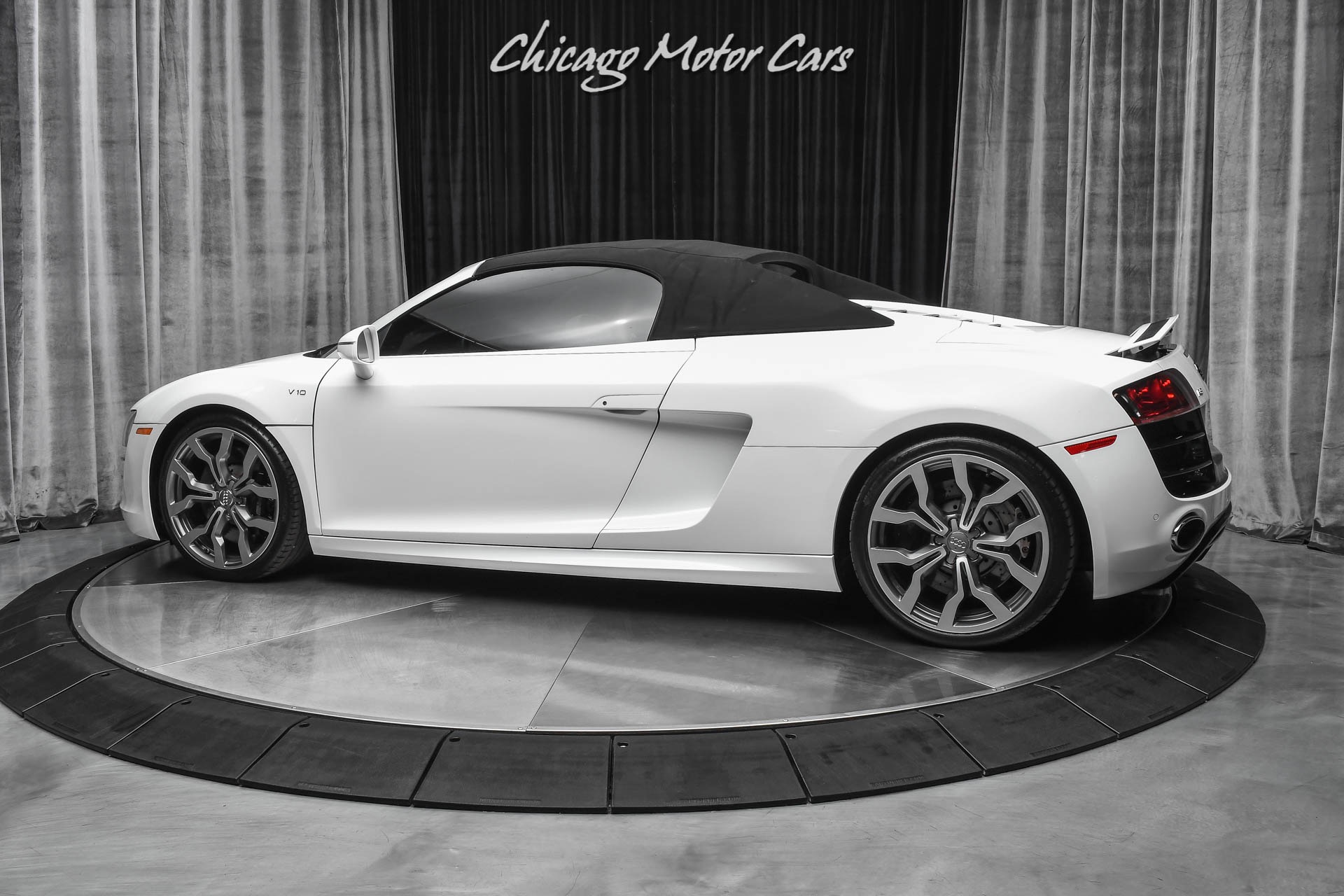 Used-2011-Audi-R8-52L-V10-Quattro-Spyder-Y-Design-Wheels-R-Tronic-Transmission