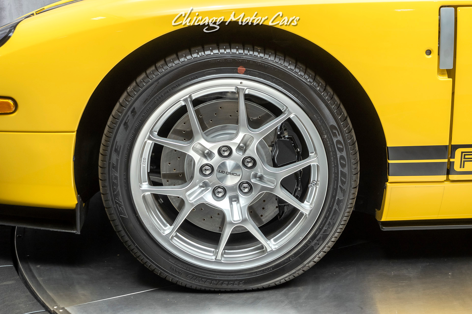 Used-2006-Ford-GT-Only-523-Miles-All-4-Options-Collection-Quality-Super-RARE-in-Yellow