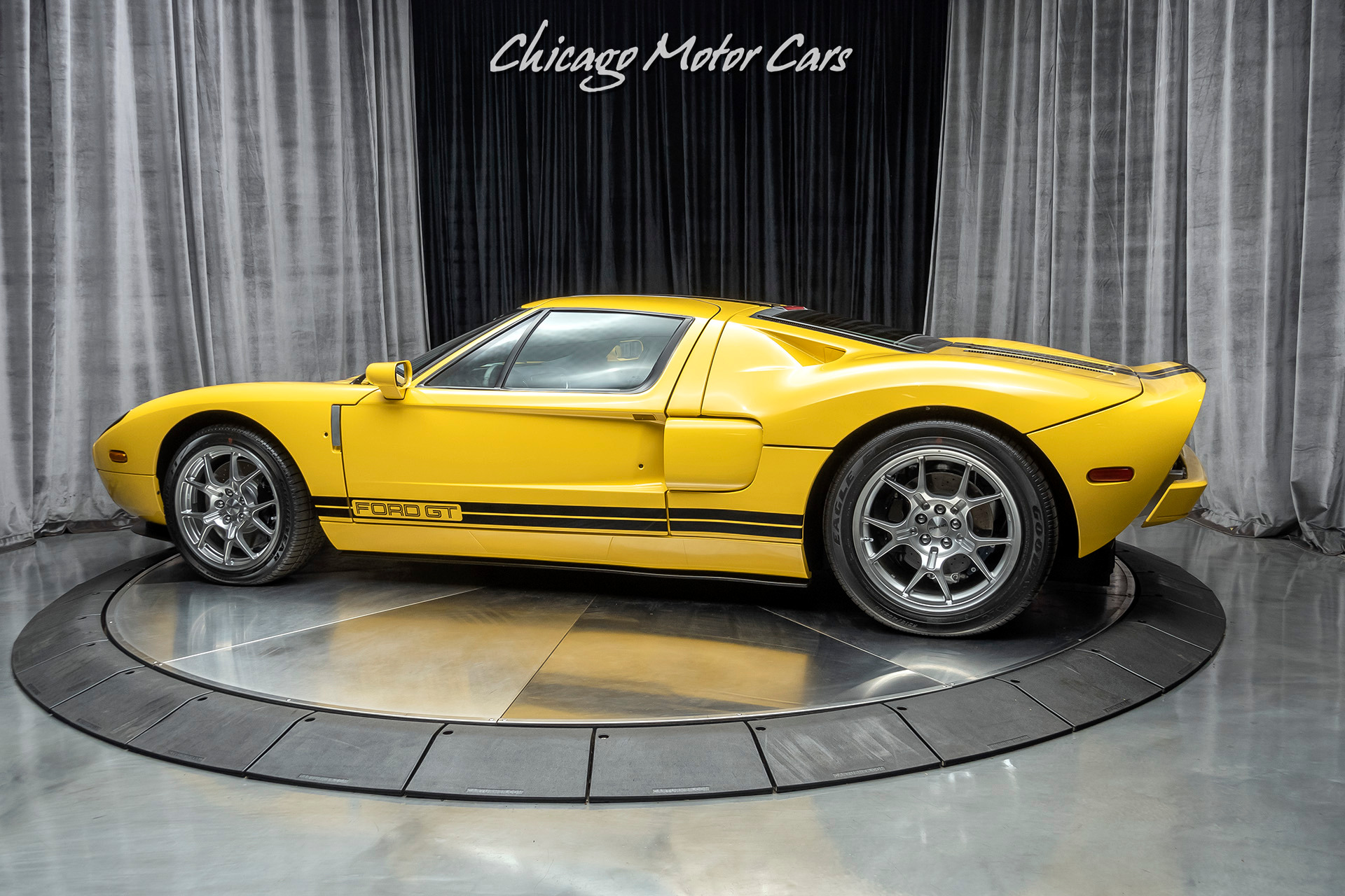 Used-2006-Ford-GT-Only-523-Miles-All-4-Options-Collection-Quality-Super-RARE-in-Yellow