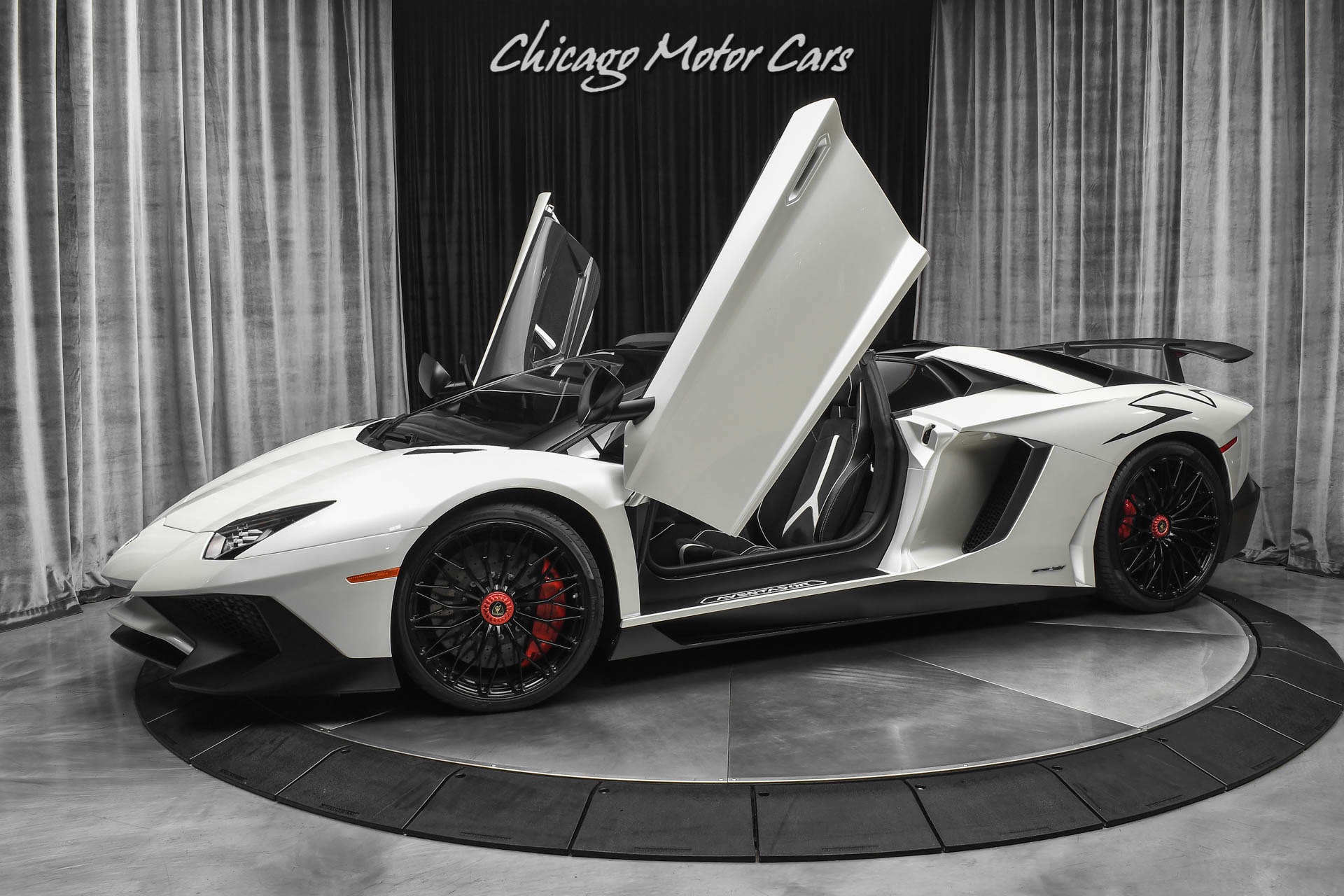 Used-2017-Lamborghini-Aventador-LP750-4-SV-584kMSRP-Upgraded-Exhaust-Balloon-White-Pearl