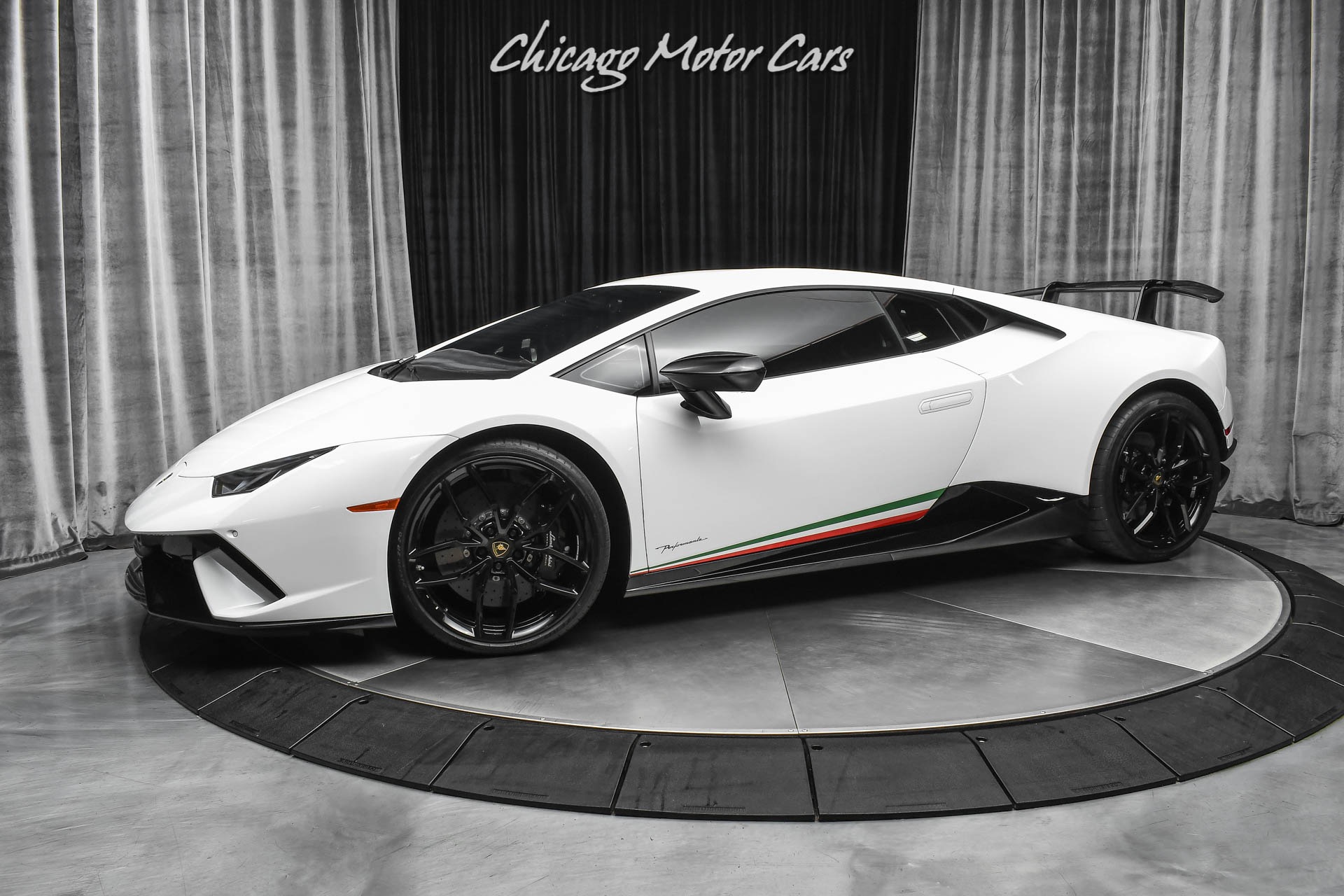 Used 2018 Lamborghini Huracan LP640-4 Performante Carbon Bucket Seats Lift System! Laser Engraved Package for sale Sold at Chicago Motor Cars in West Chicago IL 60185 1