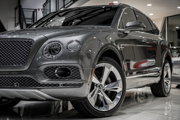 Used 2017 Bentley Bentayga W12 22 INCH POLISHED 5 SPOKE WHEELS! TOURING SPECIFICATION! PICNIC TABLES! for sale Sold at Chicago Motor Cars in West Chicago IL 60185 3