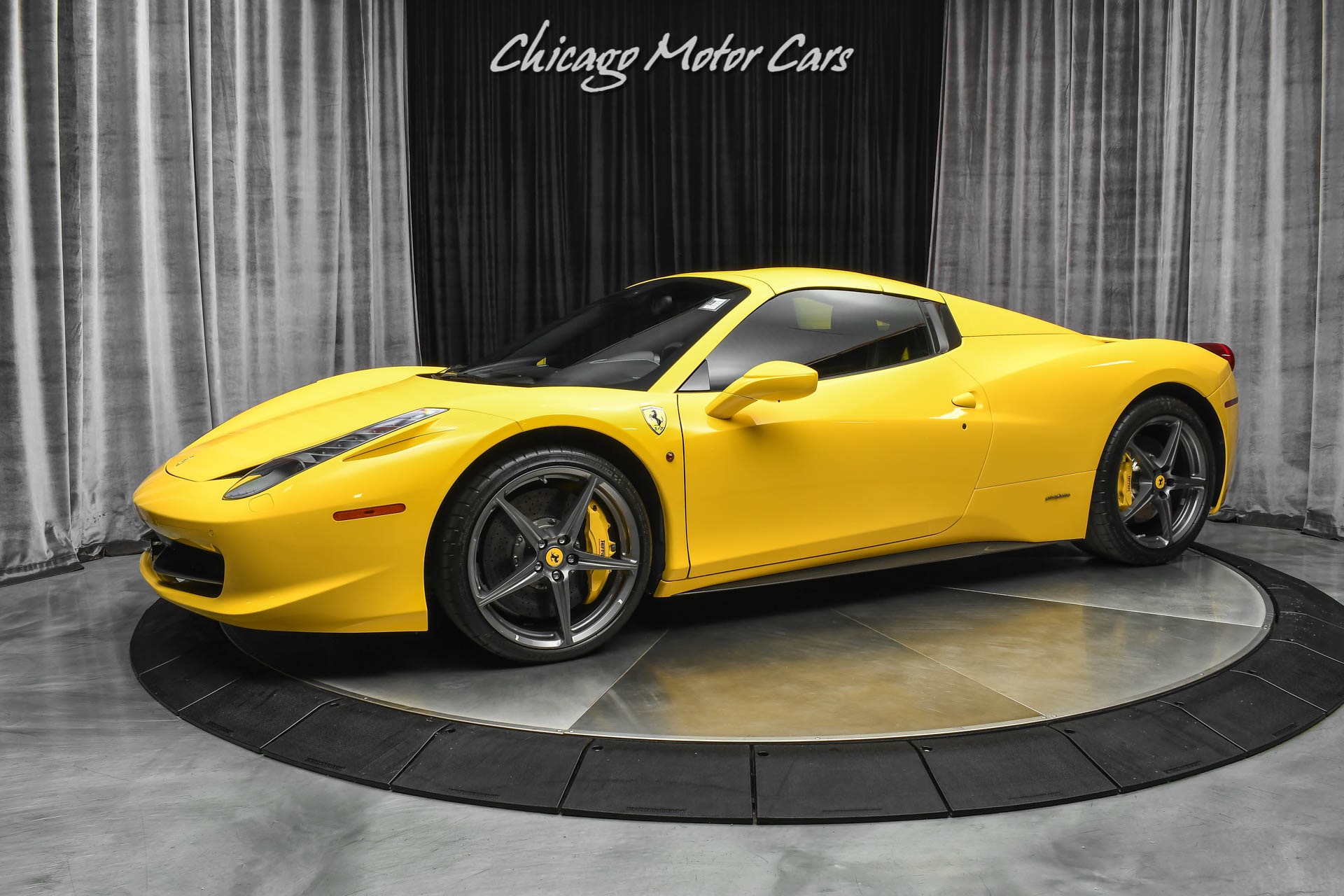 Used-2013-Ferrari-458-Spider-Carbon-Fiber-Everywhere-HiFi-Sound-Carbon-Fiber-Driver-Zone