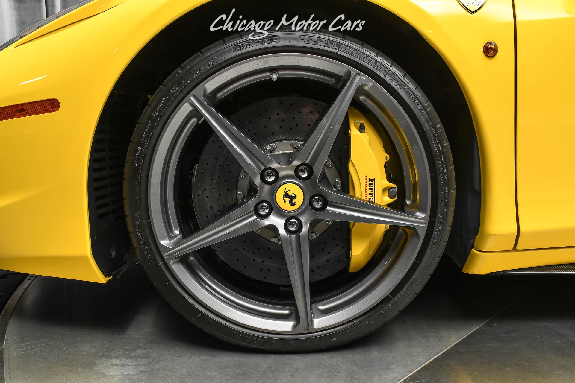 Used-2013-Ferrari-458-Spider-Carbon-Fiber-Everywhere-HiFi-Sound-Carbon-Fiber-Driver-Zone