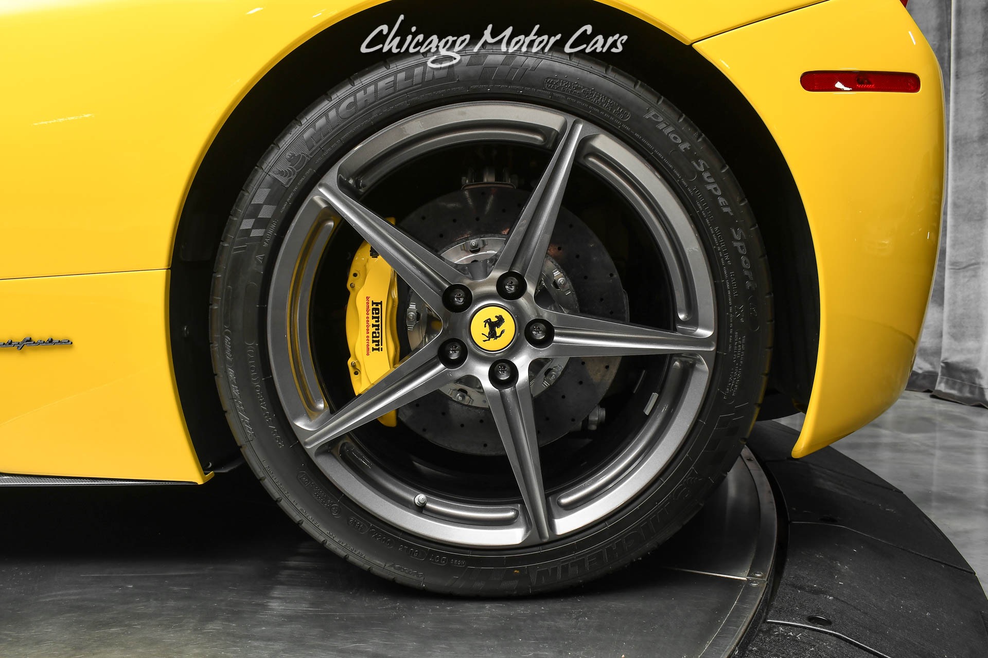 Used-2013-Ferrari-458-Spider-Carbon-Fiber-Everywhere-HiFi-Sound-Carbon-Fiber-Driver-Zone