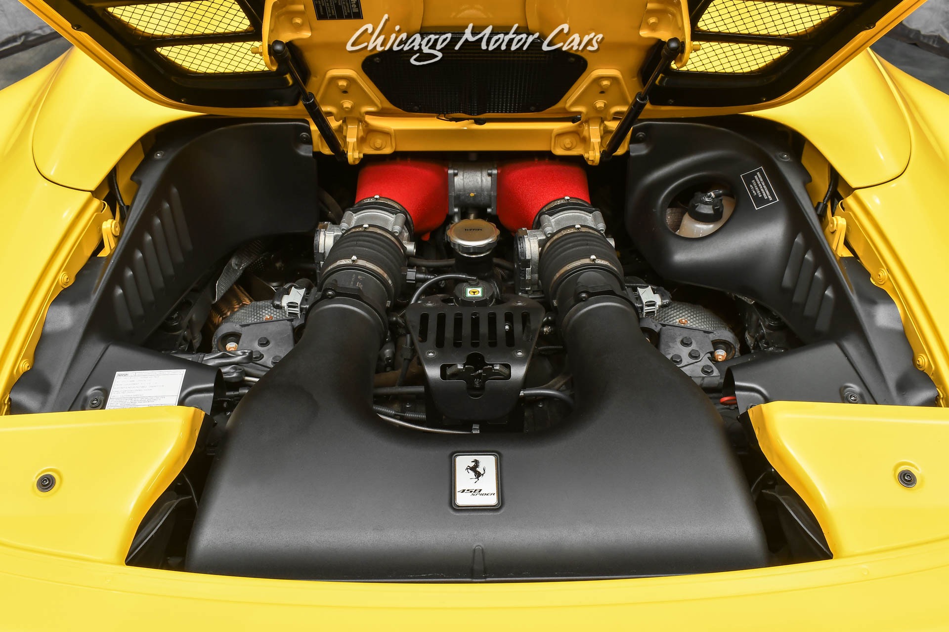 Used-2013-Ferrari-458-Spider-Carbon-Fiber-Everywhere-HiFi-Sound-Carbon-Fiber-Driver-Zone