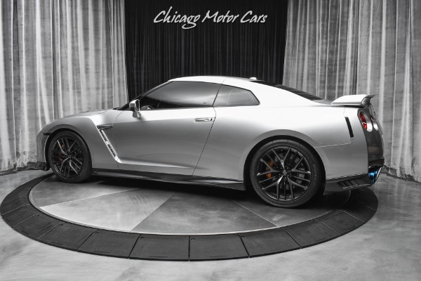 Used 2017 Nissan GT-R Premium for sale Sold at Chicago Motor Cars in West Chicago IL 60185 3