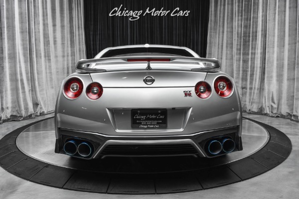 Used 2017 Nissan GT-R Premium for sale Sold at Chicago Motor Cars in West Chicago IL 60185 4