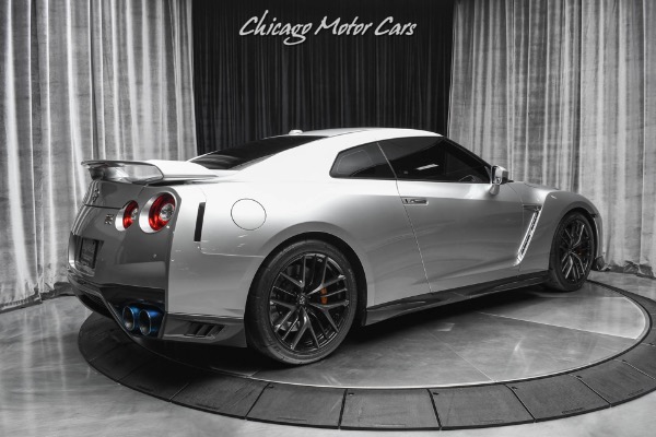 Used 2017 Nissan GT-R Premium for sale Sold at Chicago Motor Cars in West Chicago IL 60185 5
