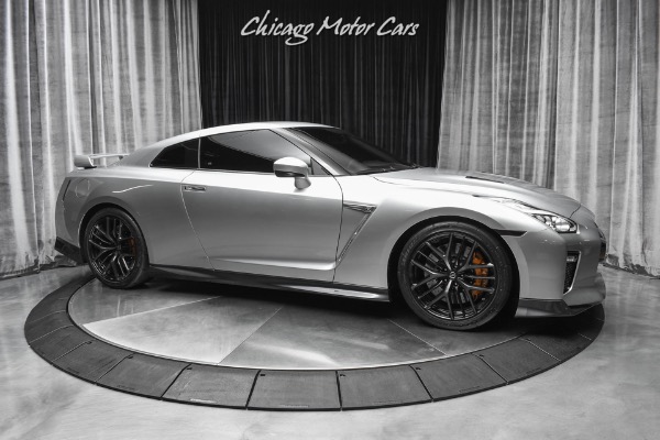Used 2017 Nissan GT-R Premium for sale Sold at Chicago Motor Cars in West Chicago IL 60185 6