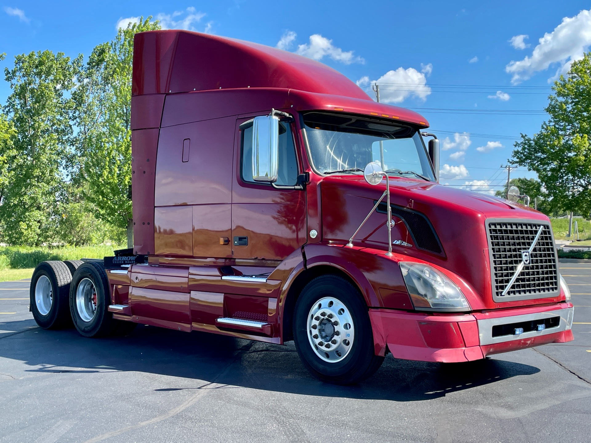 Used-2007-Volvo-VNL-D16--Sleeper---500-Horsepower---13-Speed-Manual