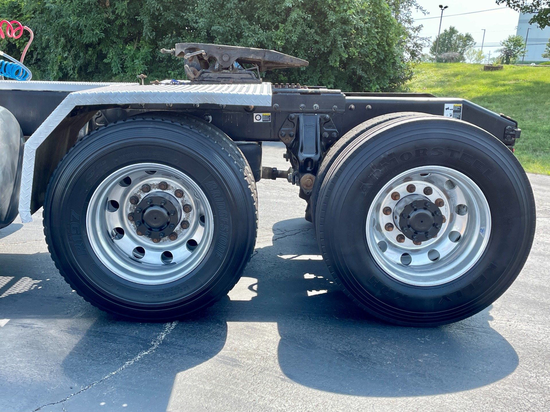 Used-2009-Peterbilt-386-Day-Cab---Cummins-ISX---13-Speed-Manual---WET-KIT