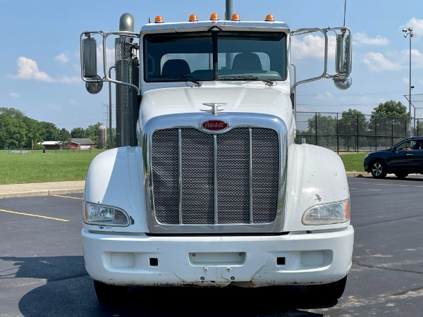 Used 2009 Peterbilt 386 Day Cab - Cummins ISX - 13 Speed Manual - WET KIT! for sale Sold at Chicago Motor Cars in West Chicago IL 60185 2