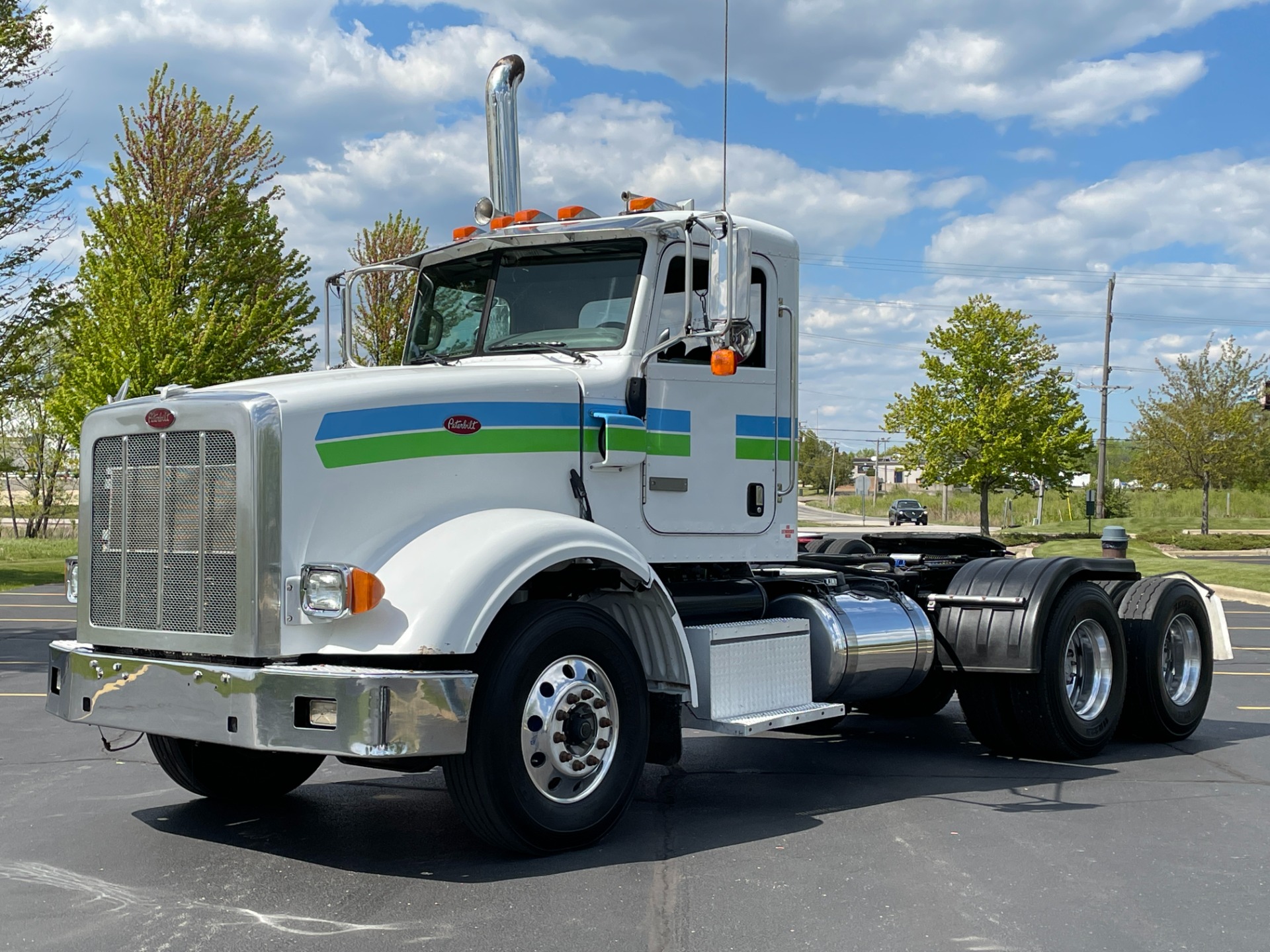 Used-2008-Peterbilt-367-Day-Cab---Cummins-ISX---10-Speed-Manual