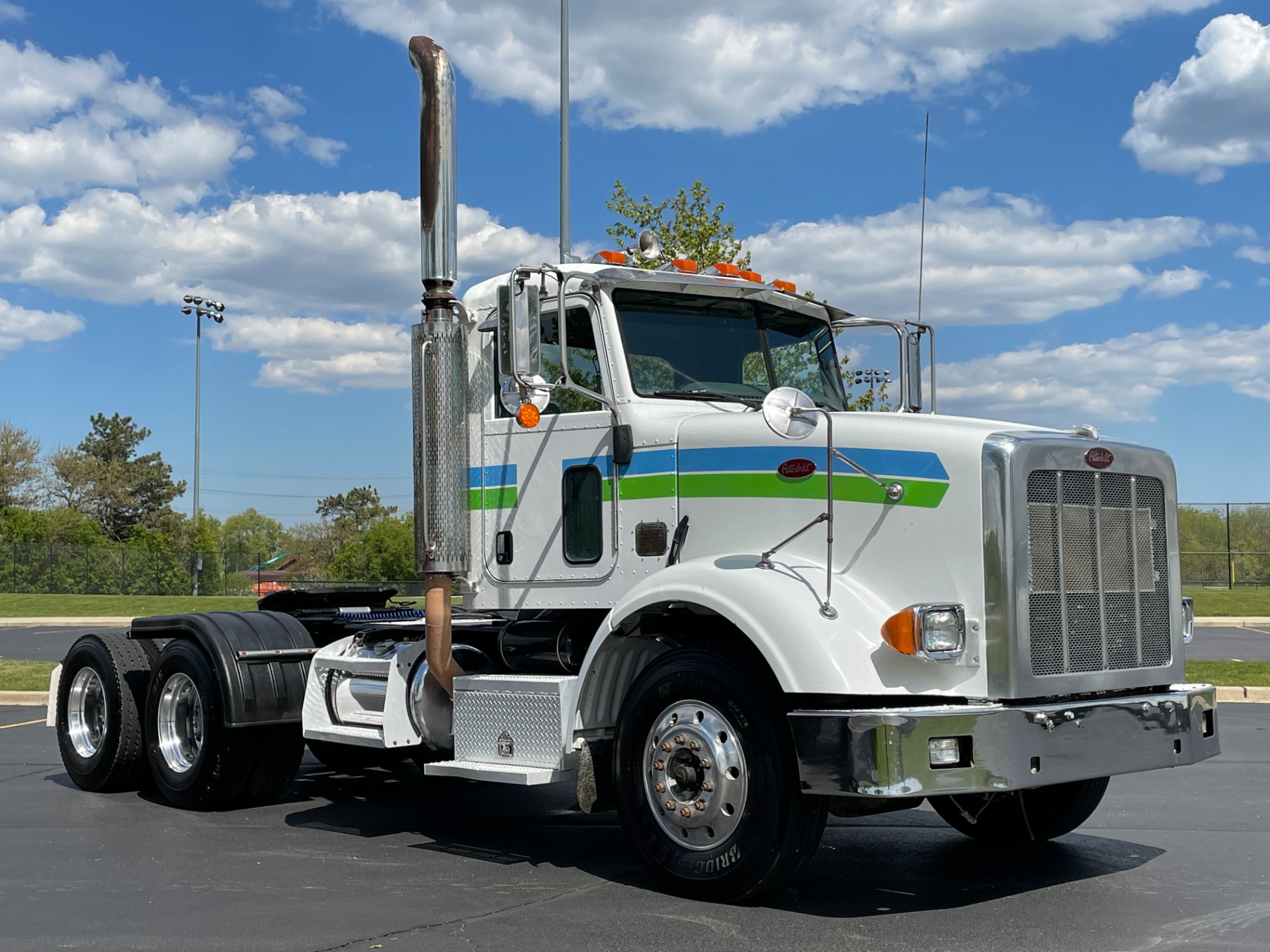 Used-2008-Peterbilt-367-Day-Cab---Cummins-ISX---10-Speed-Manual