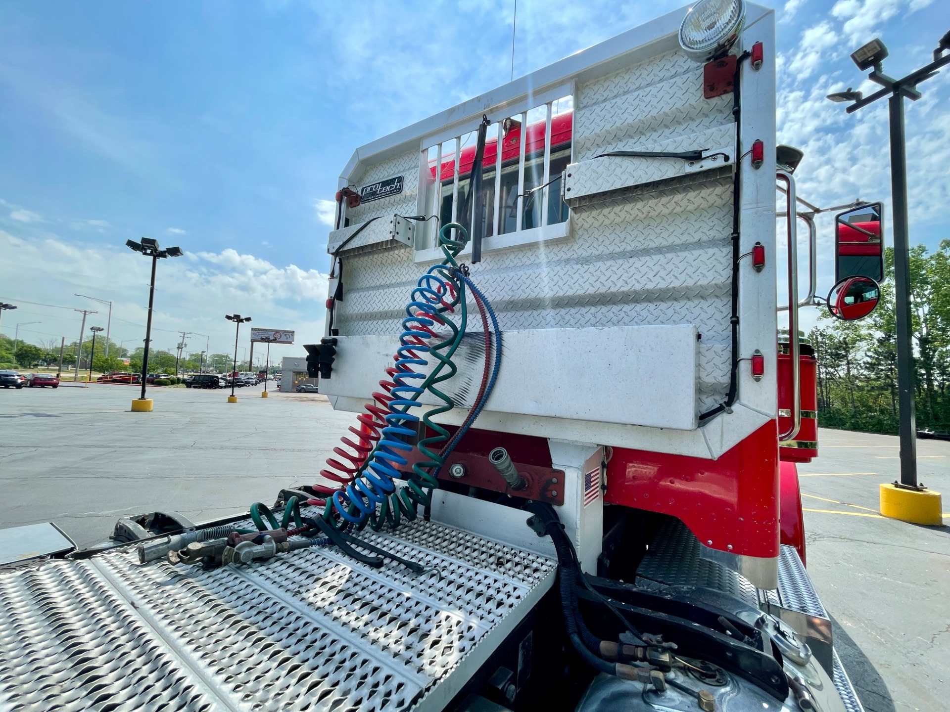 Used-2007-Peterbilt-379-Day-Cab---C15-ACERT---550-HP---Ext-Hood---Wet-Kit---Double-Lockers---PTO