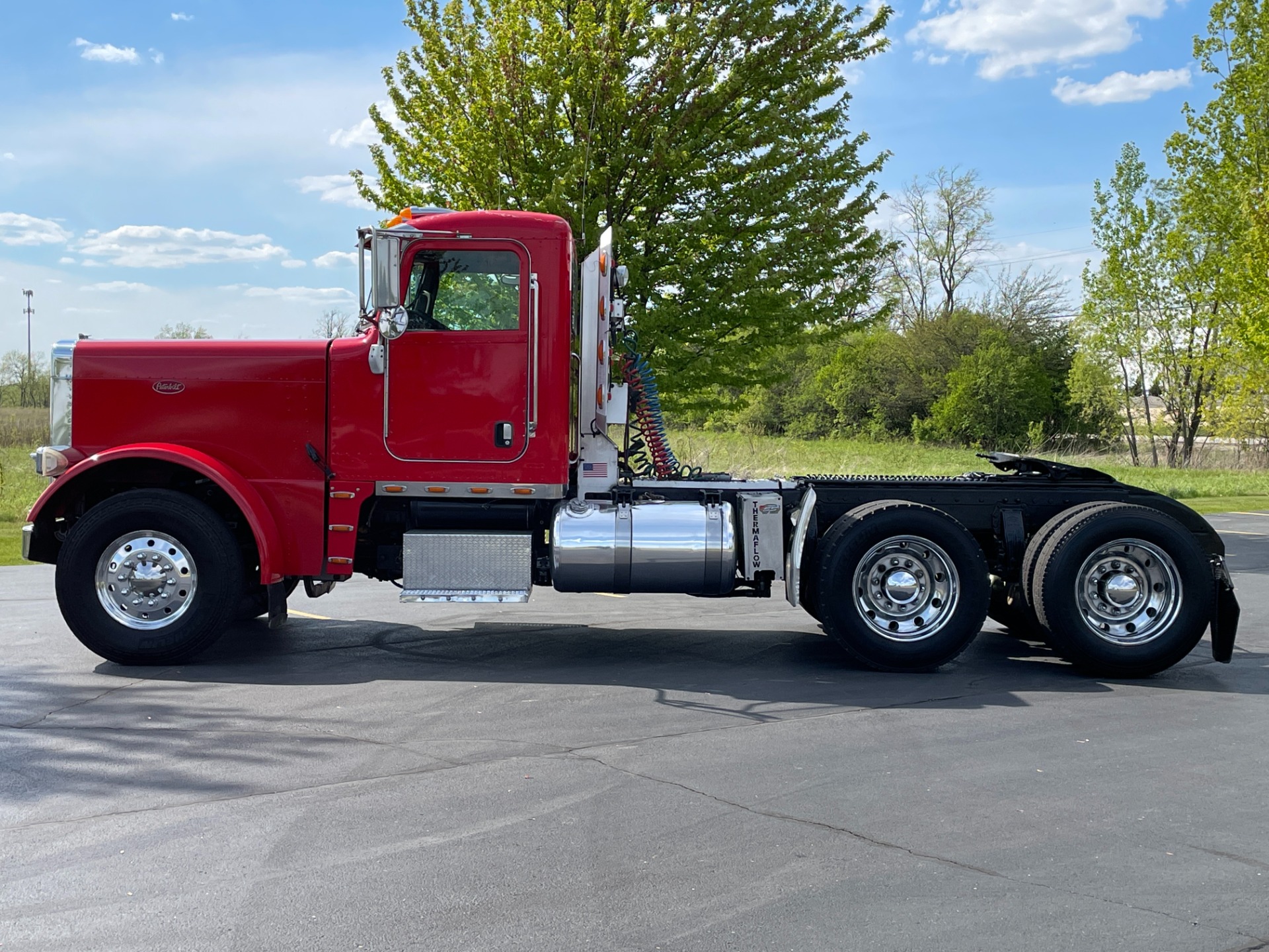 Used-2007-Peterbilt-379-Day-Cab---C15-ACERT---550-HP---Ext-Hood---Wet-Kit---Double-Lockers---PTO