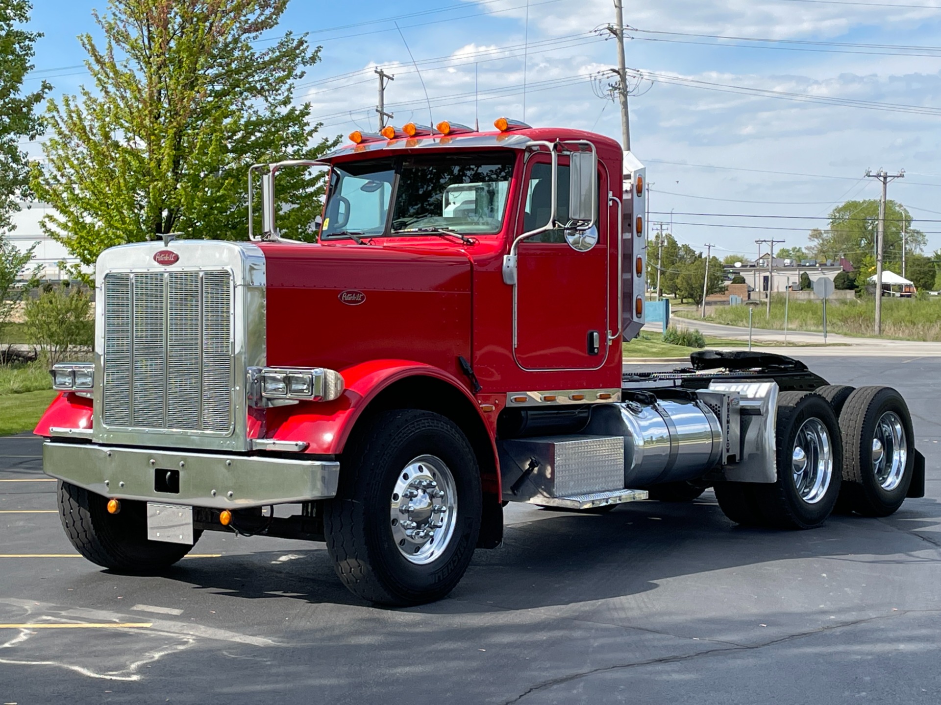 Used-2007-Peterbilt-379-Day-Cab---C15-ACERT---550-HP---Ext-Hood---Wet-Kit---Double-Lockers---PTO