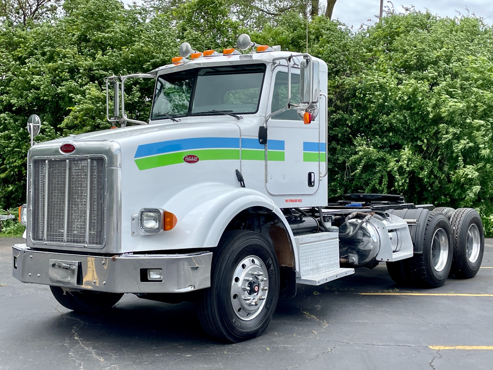 Used-2006-Peterbilt-378-Day-Cab---Cummins-ISX-Power---10-Speed-Manual---WET-KIT