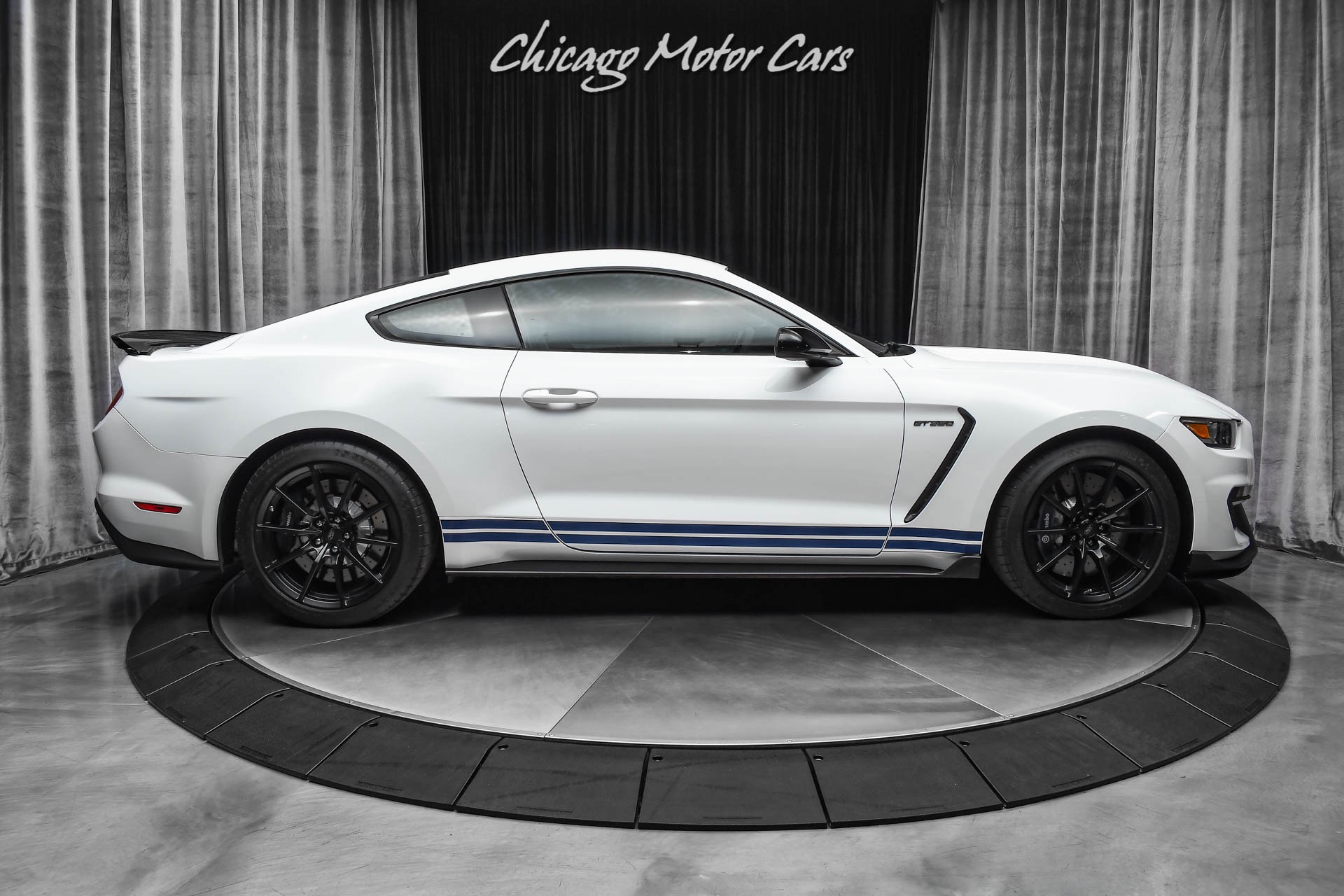 Used-2016-Ford-Mustang-Shelby-GT350