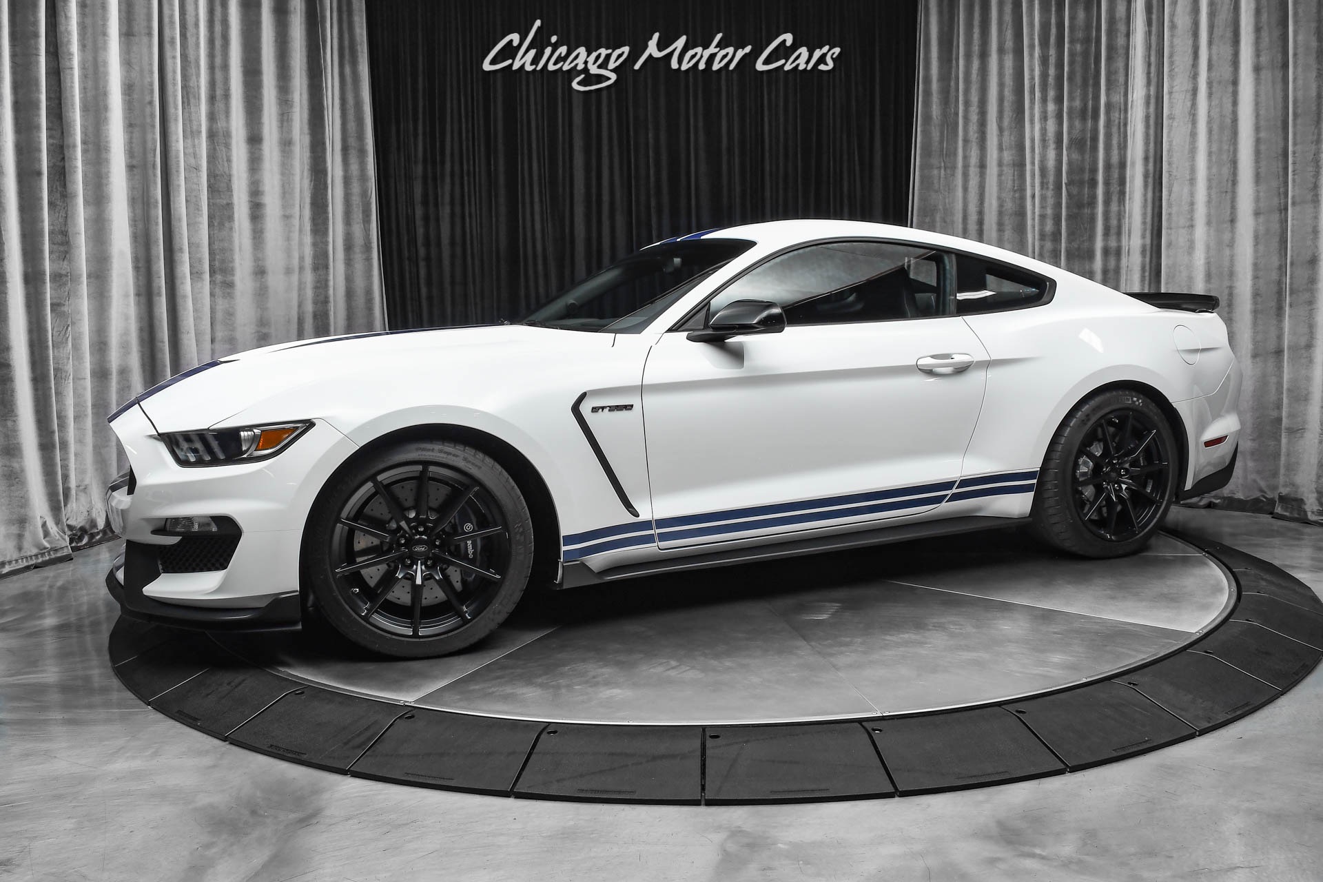 Used-2016-Ford-Mustang-Shelby-GT350