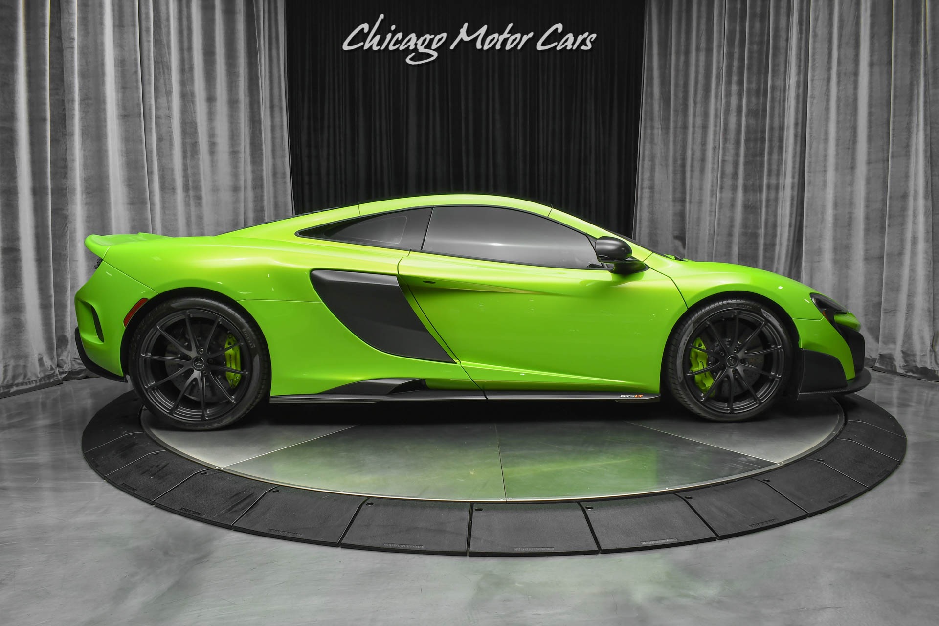 Used-2016-McLaren-675LT-Coupe-Carbon-Fiber-Exterior-Upgrade-Pack-Rare-Napier-Green