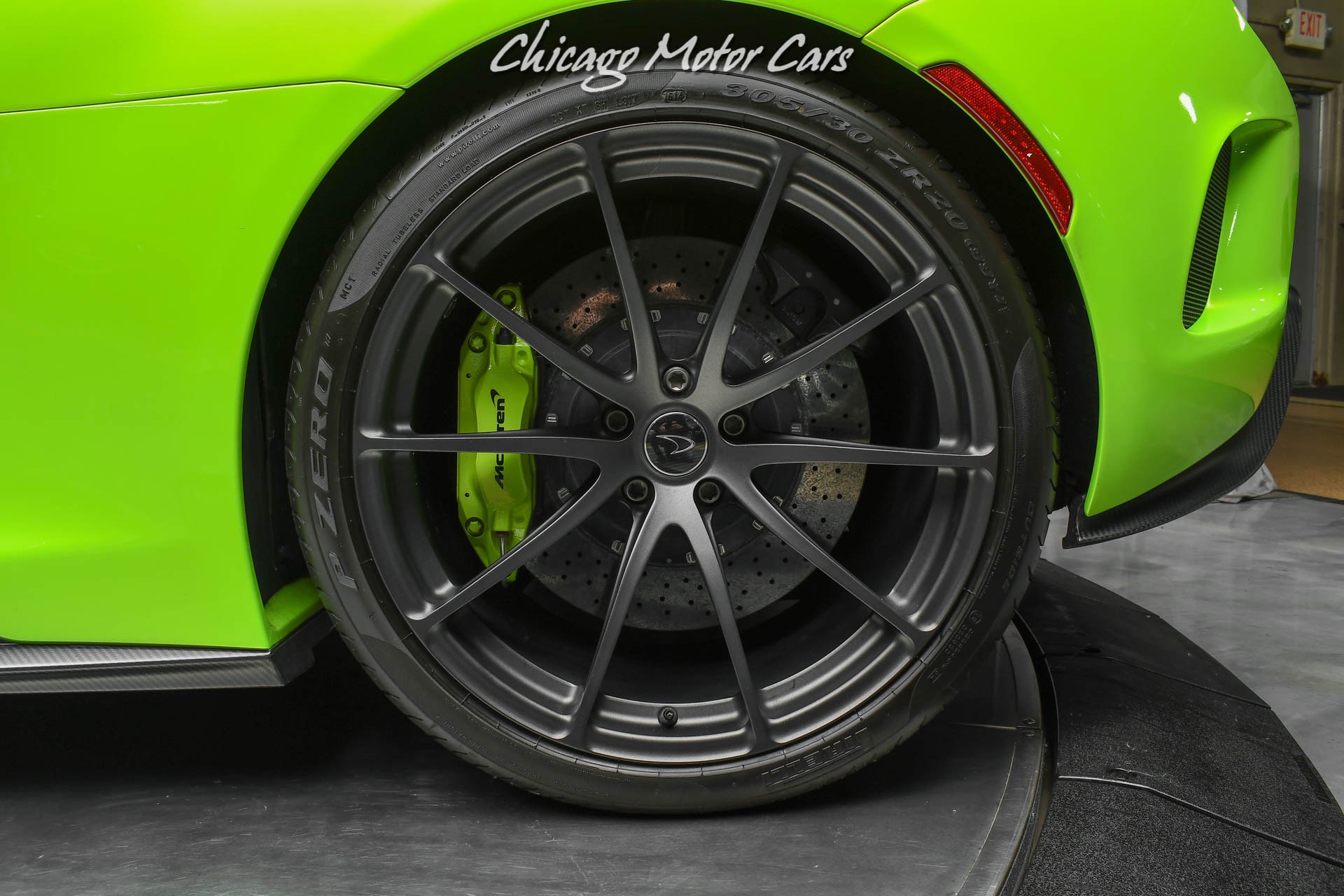 Used-2016-McLaren-675LT-Coupe-Carbon-Fiber-Exterior-Upgrade-Pack-Rare-Napier-Green