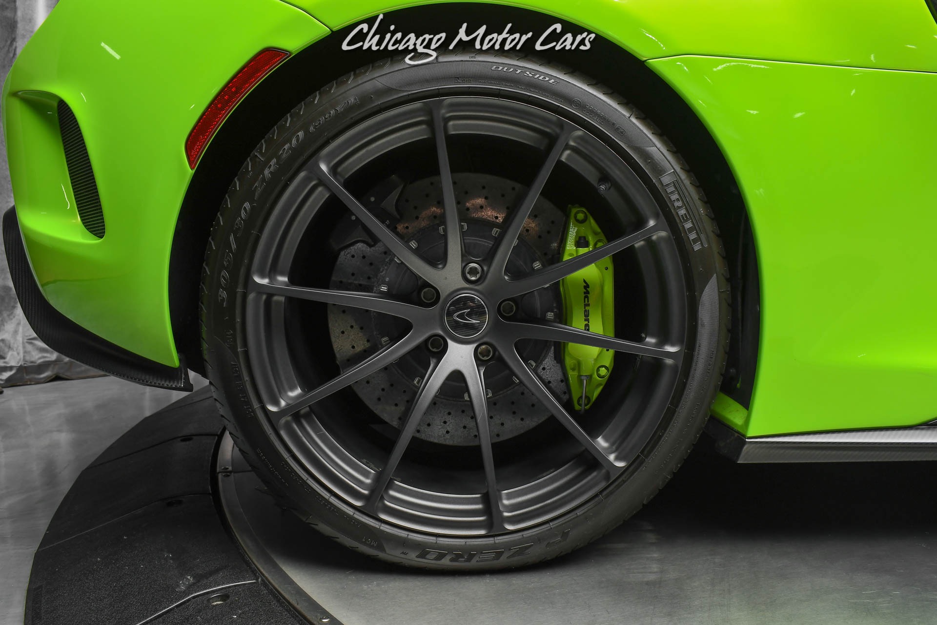 Used-2016-McLaren-675LT-Coupe-Carbon-Fiber-Exterior-Upgrade-Pack-Rare-Napier-Green