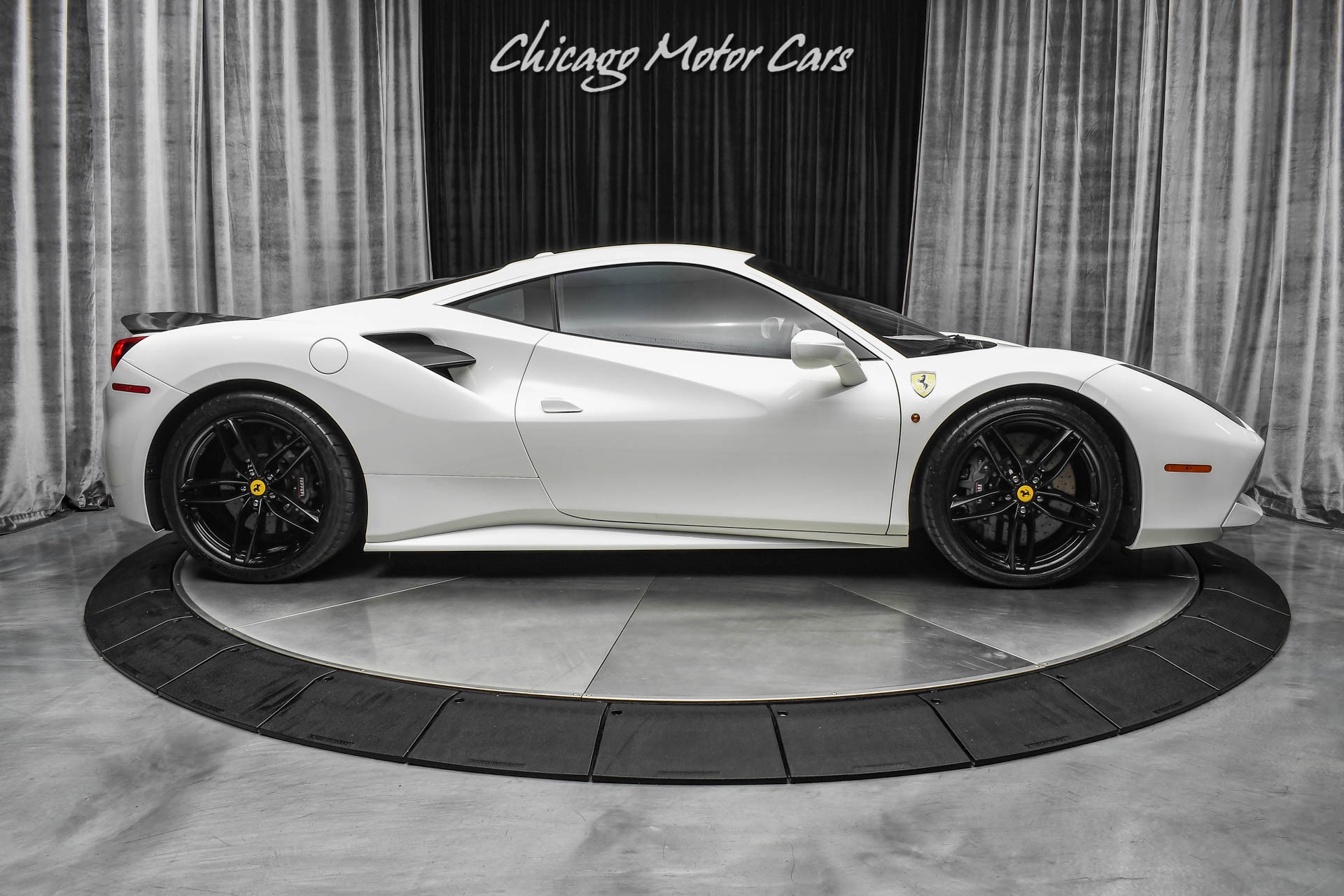 Used-2017-Ferrari-488-GTB-Coupe-Akrapovic-Exhaust-Front-Axle-Lift-Navigation-Carbon-Fiber-Loaded