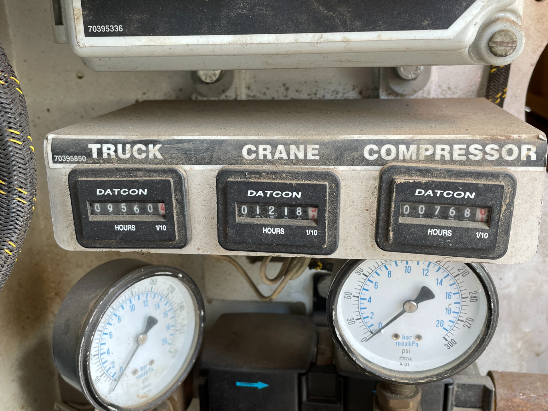 Used-2002-Ford-F550-Service-Truck---73-Liter-Diesel---IMT-Crane-and-Compressor