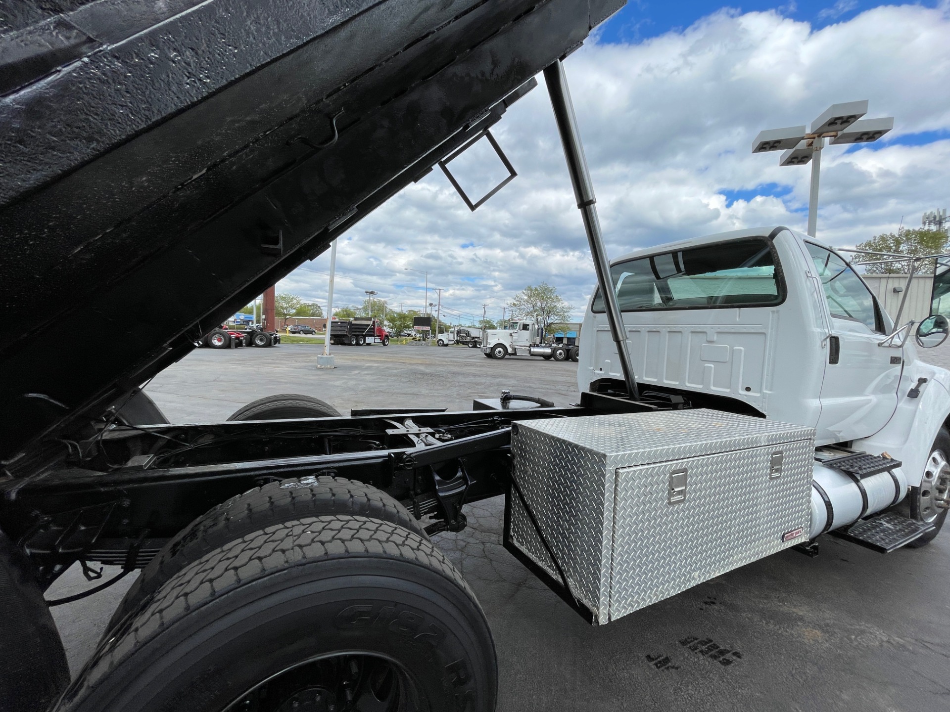 Used-2007-Ford-F750-Super-Duty-Dump-Truck---CAT-DIESEL---Automatic---SUPER-CLEAN