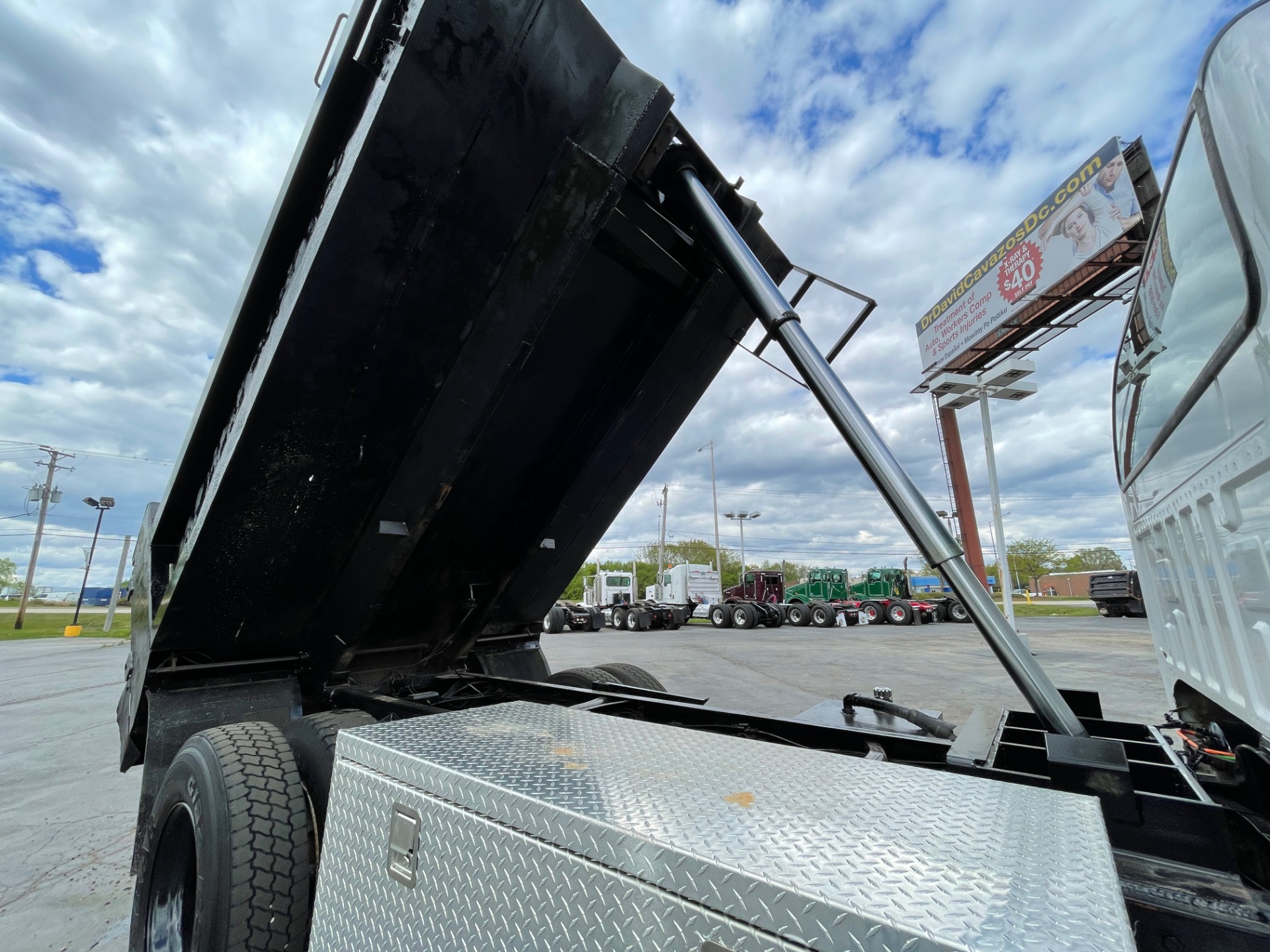 Used-2007-Ford-F750-Super-Duty-Dump-Truck---CAT-DIESEL---Automatic---SUPER-CLEAN