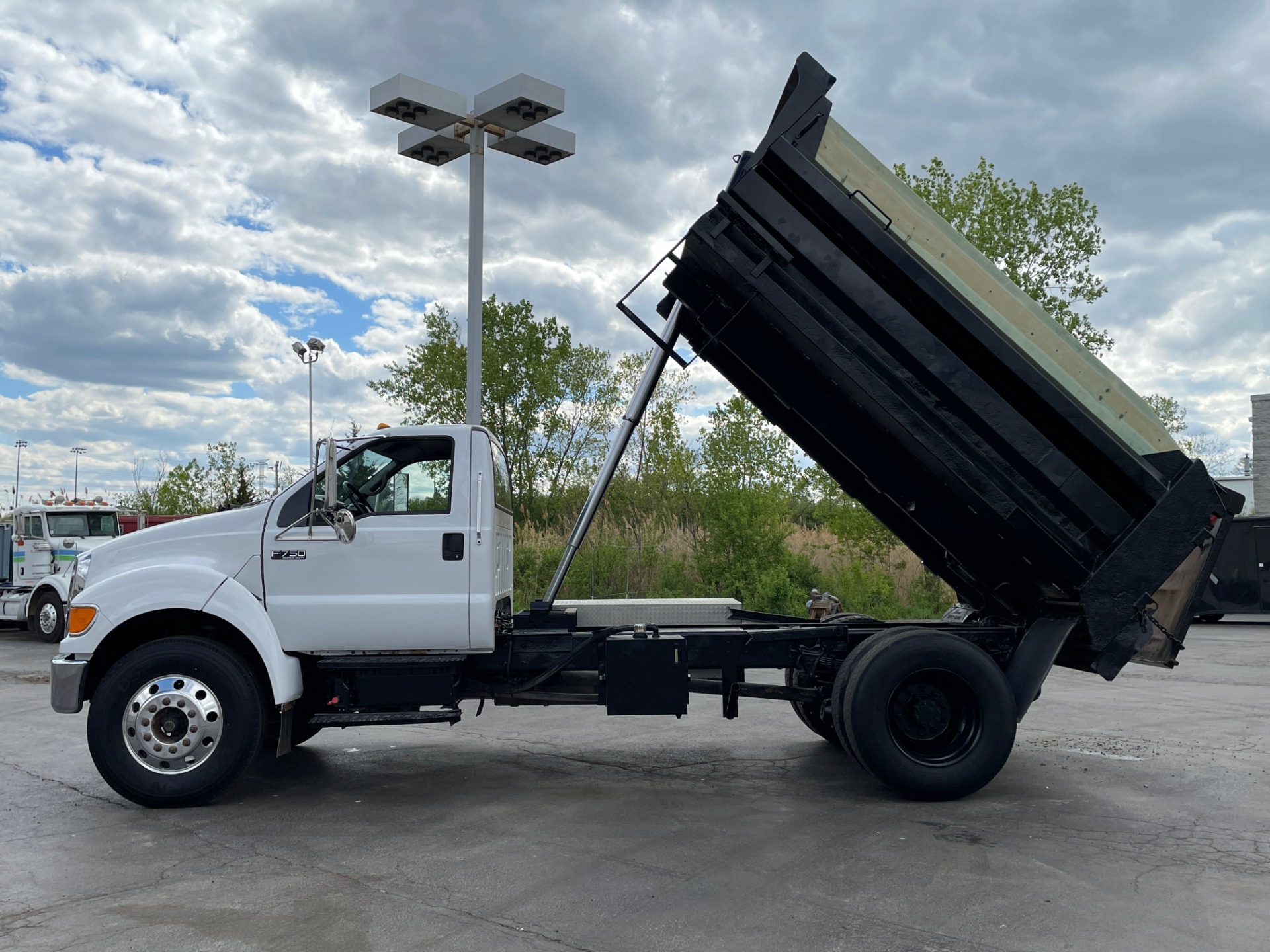 Used-2007-Ford-F750-Super-Duty-Dump-Truck---CAT-DIESEL---Automatic---SUPER-CLEAN