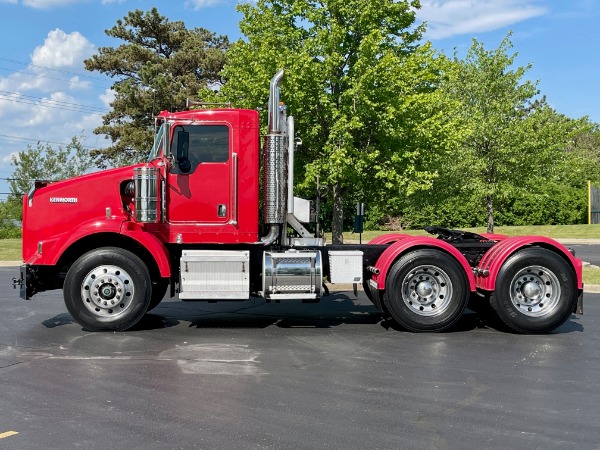 Used 2006 Kenworth T800 Day Cab - CAT C15 - 475 HP - 10 Speed Manual - WET KIT - SUNROOF! for sale Sold at Chicago Motor Cars in West Chicago IL 60185 2